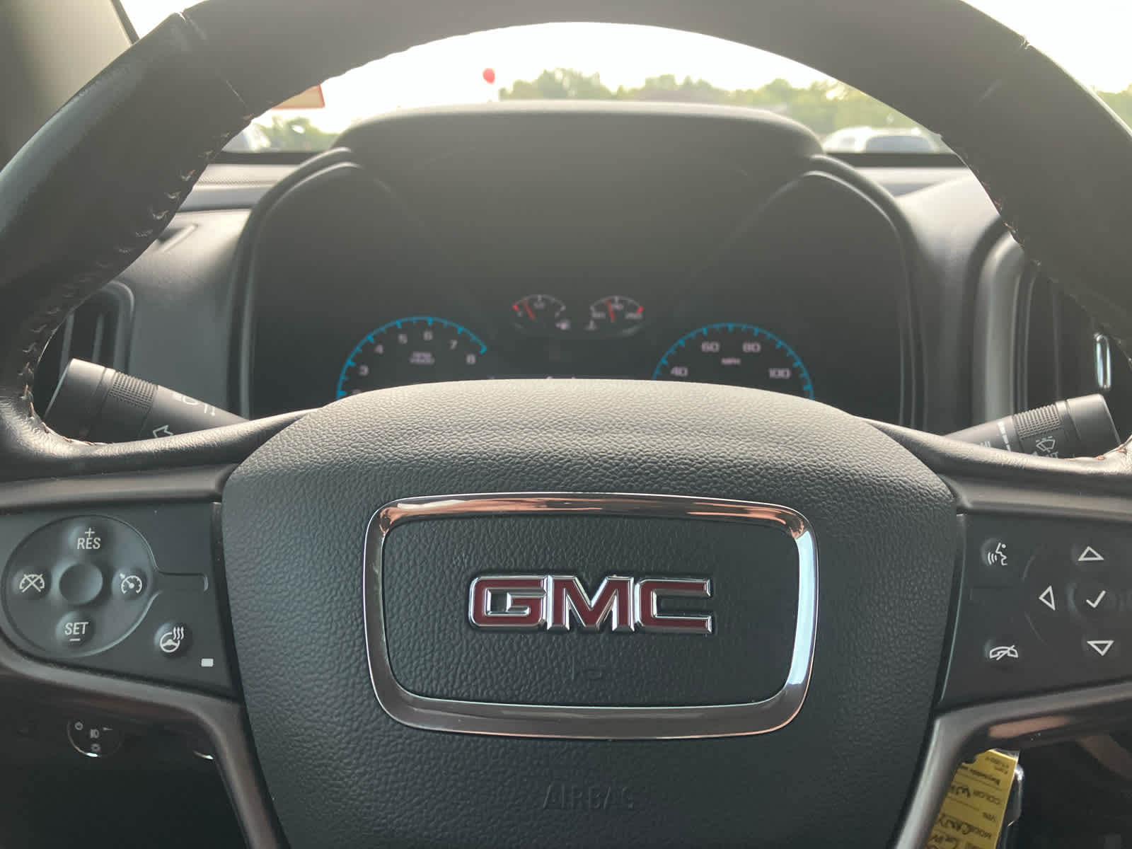 2021 GMC Canyon photo 17 of 35