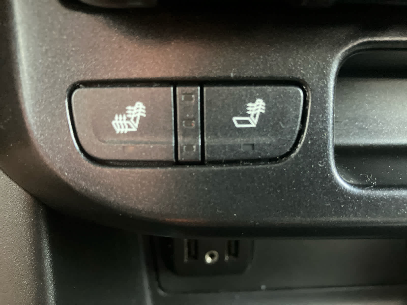 2021 GMC Canyon photo 25 of 35