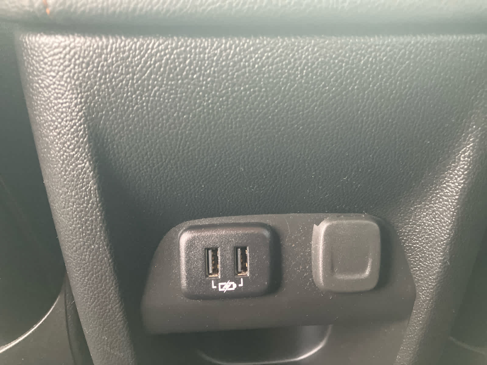2021 GMC Canyon photo 33 of 35