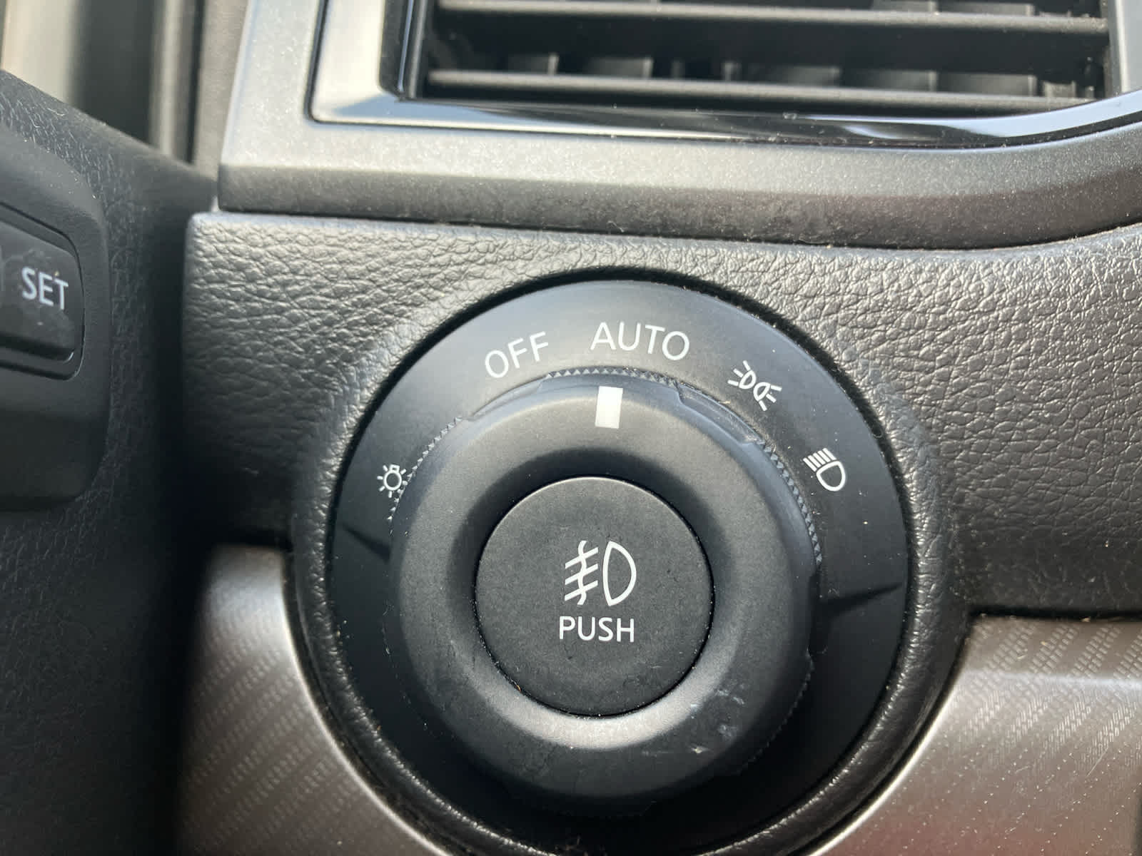 2021 Nissan Titan photo 14 of 44