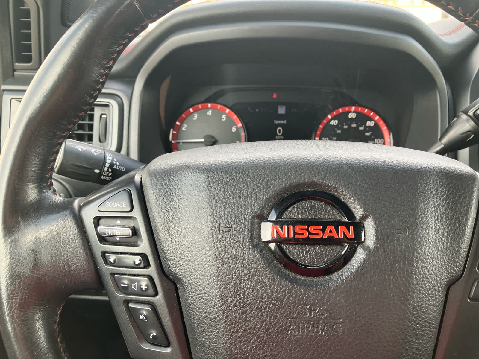 2021 Nissan Titan photo 18 of 44