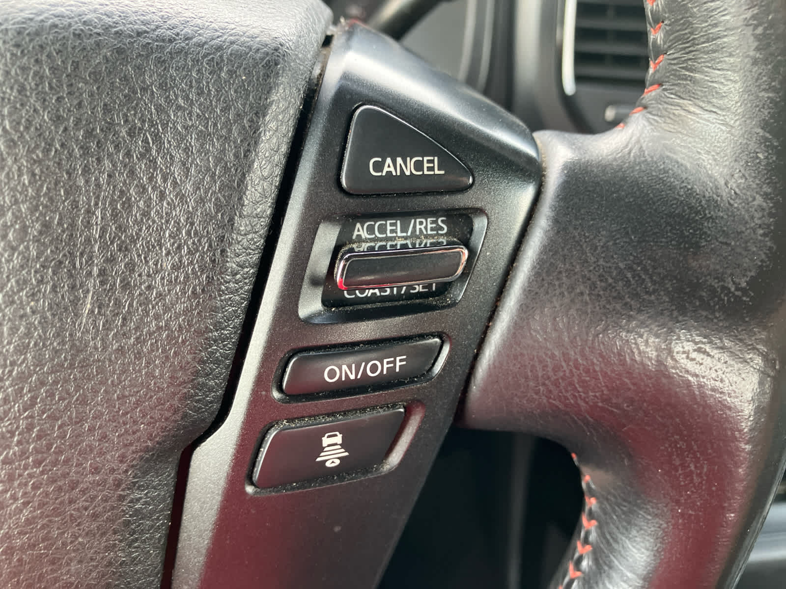 2021 Nissan Titan photo 21 of 44