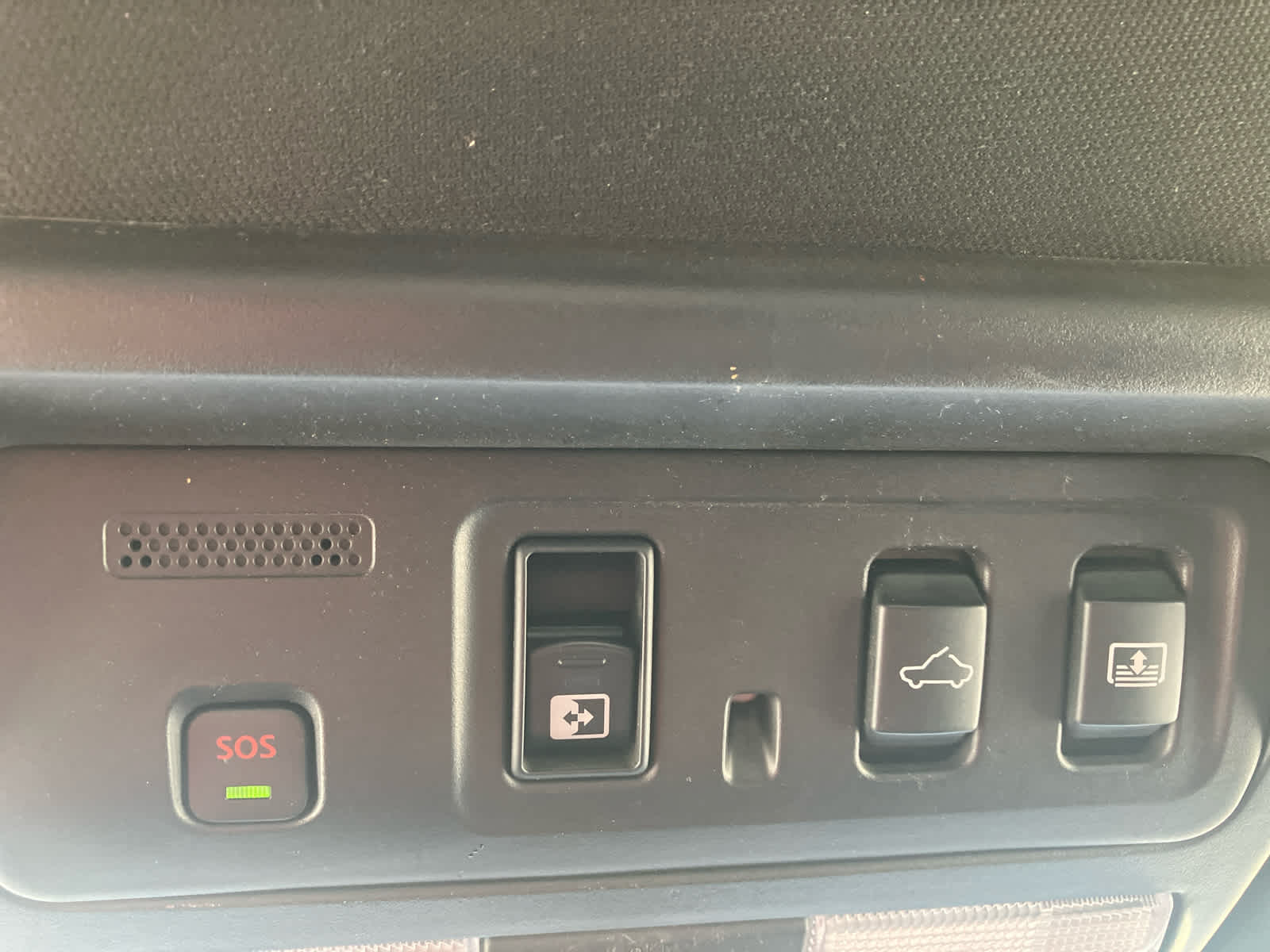 2021 Nissan Titan photo 24 of 44
