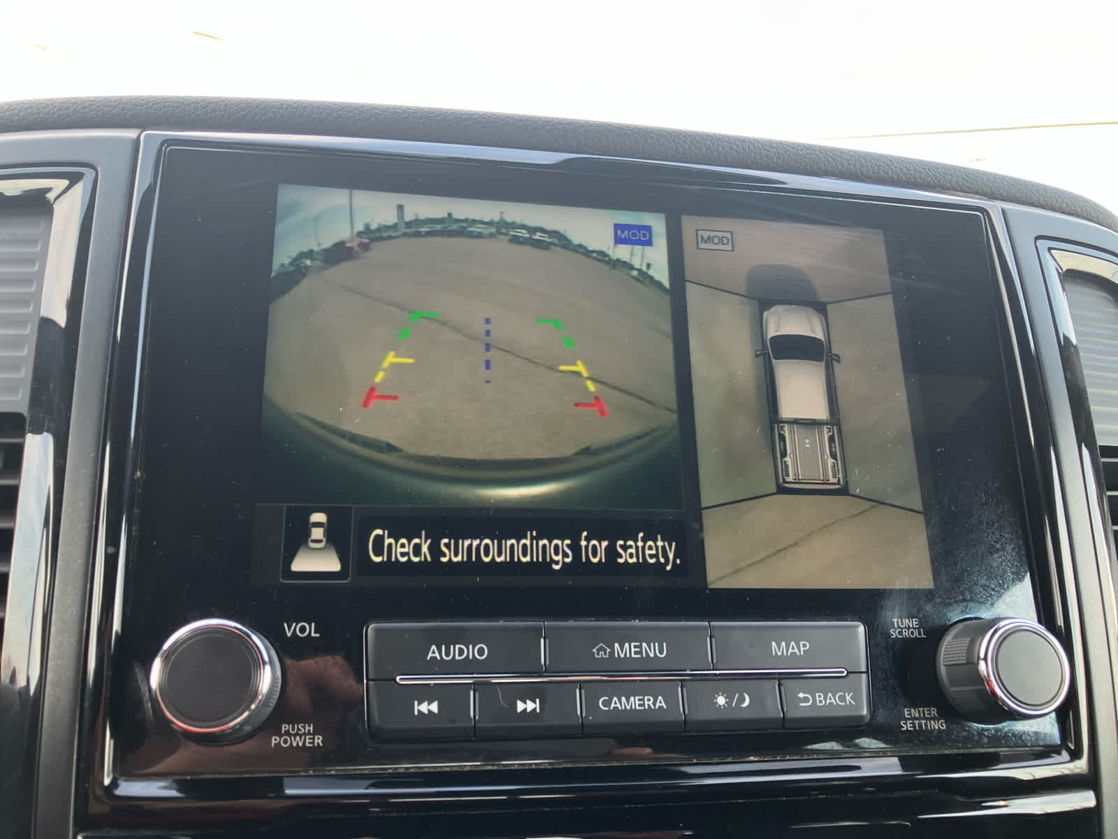 2021 Nissan Titan photo 26 of 44