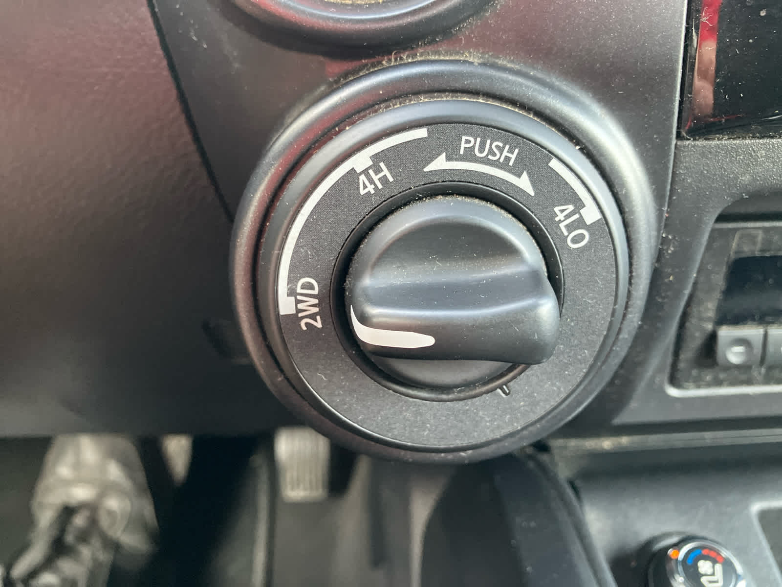 2021 Nissan Titan photo 32 of 44