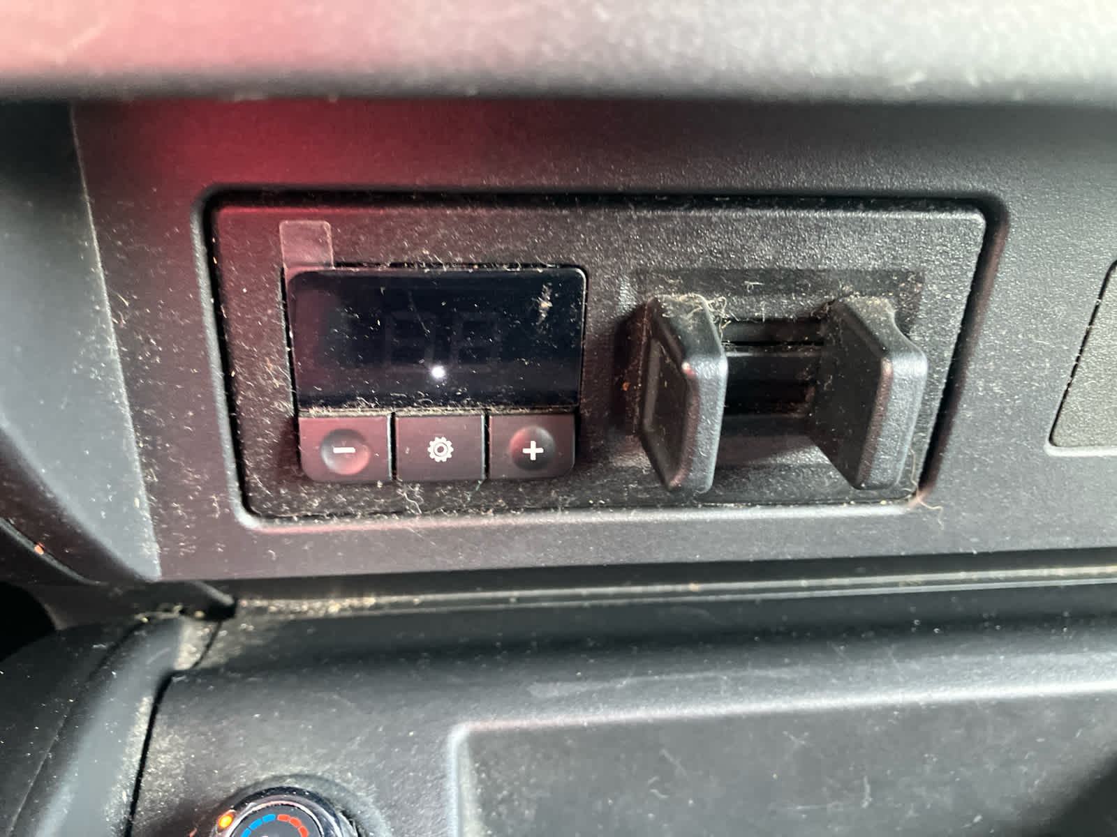 2021 Nissan Titan photo 35 of 44