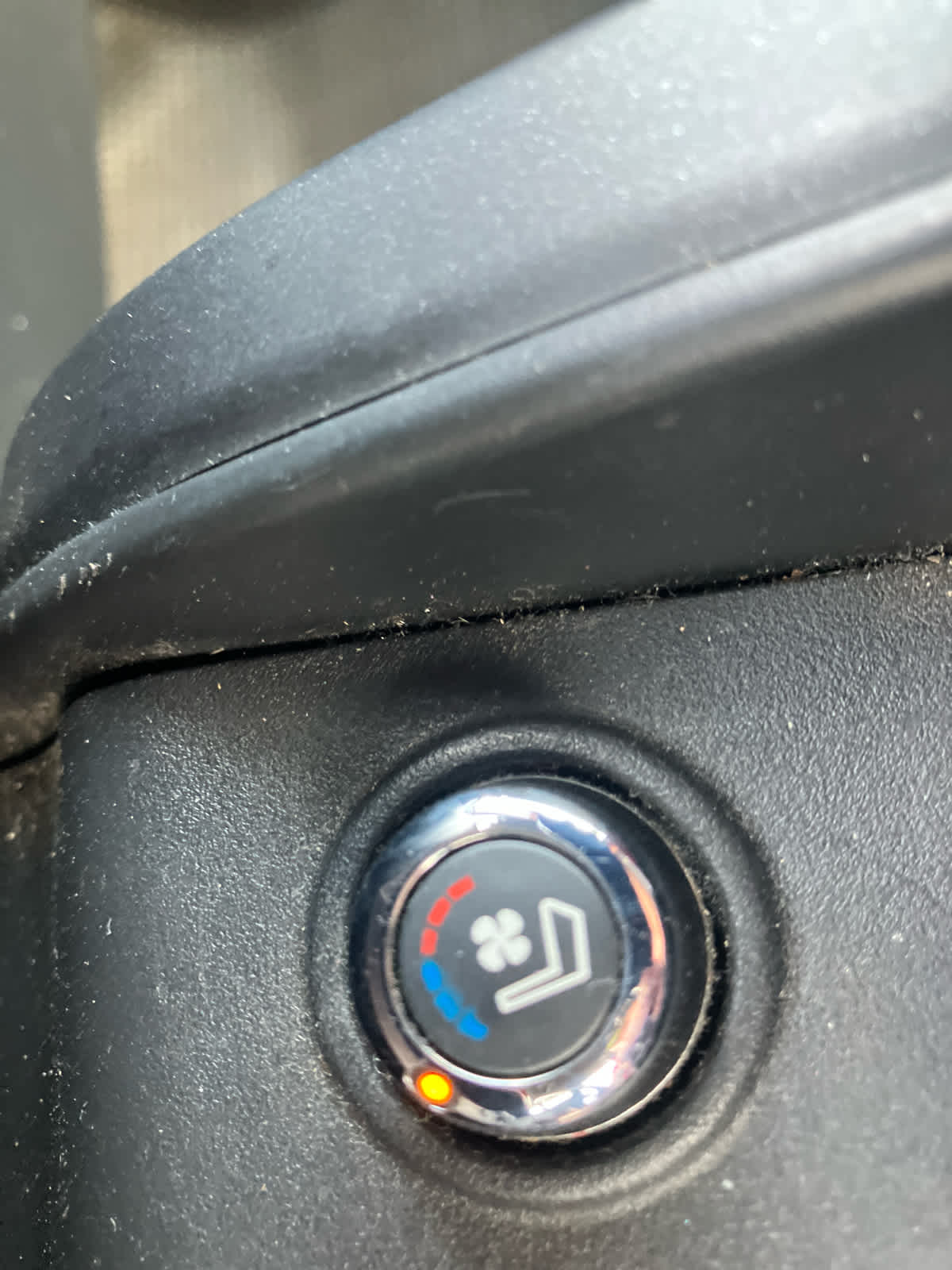 2021 Nissan Titan photo 38 of 44