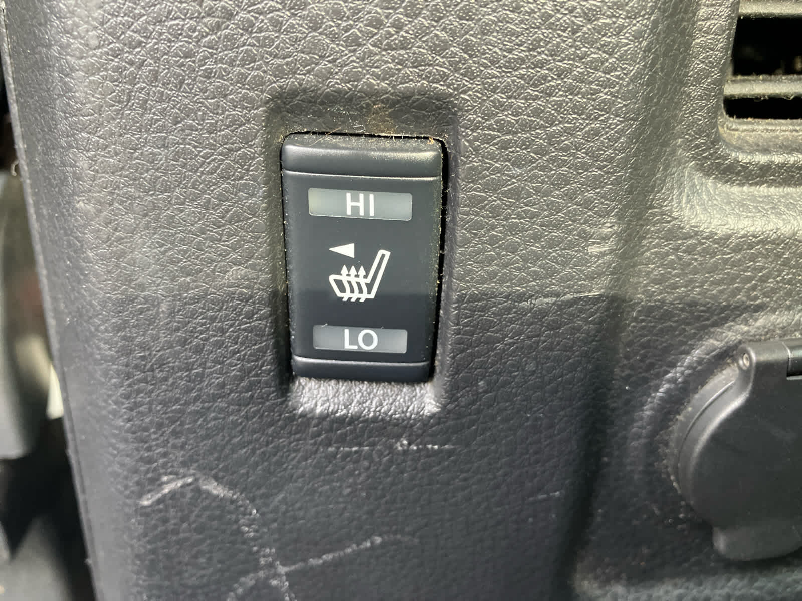 2021 Nissan Titan photo 40 of 44