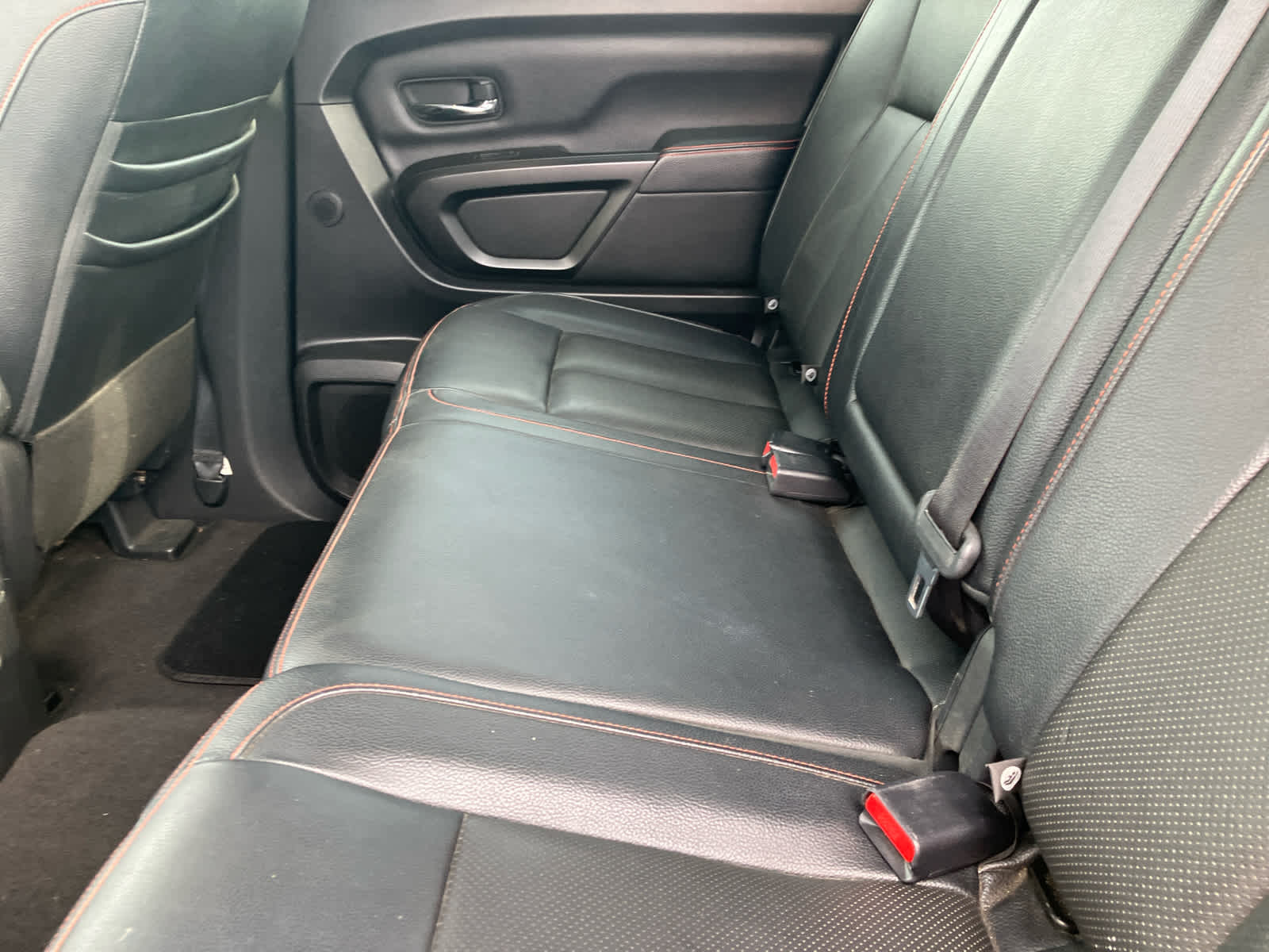 2021 Nissan Titan photo 43 of 44