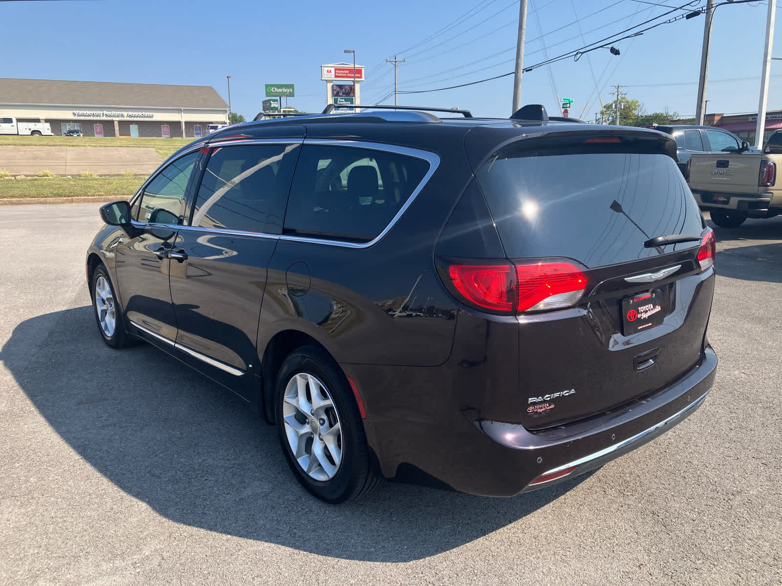 2017 Chrysler Pacifica photo 5 of 36