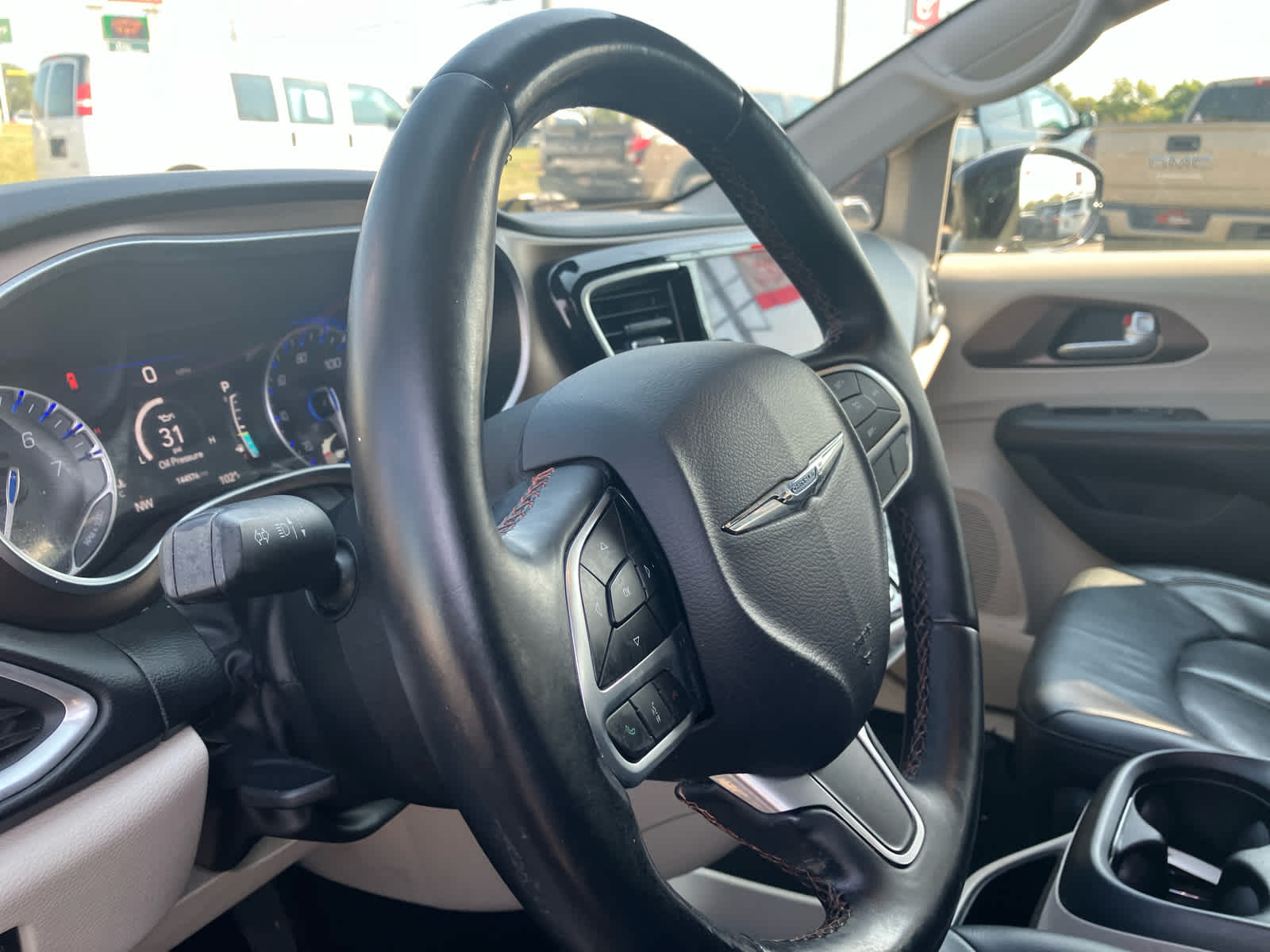 2017 Chrysler Pacifica photo 9 of 36