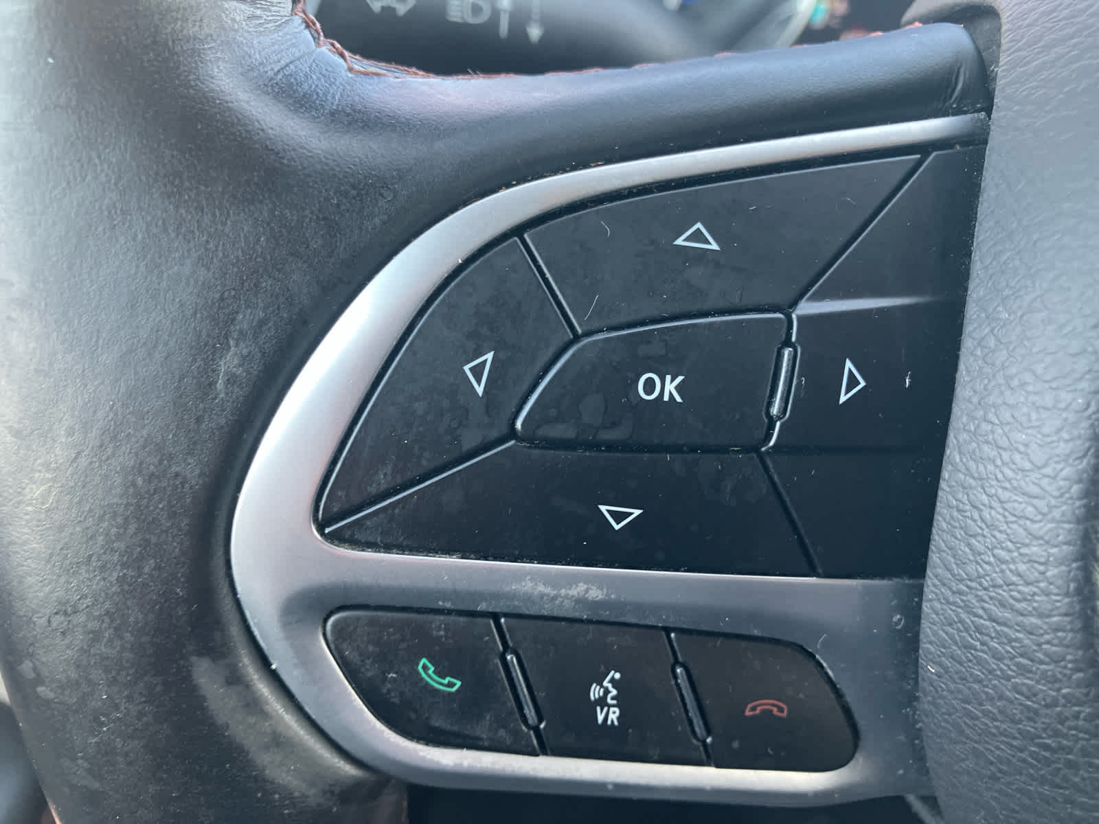 2017 Chrysler Pacifica photo 16 of 36