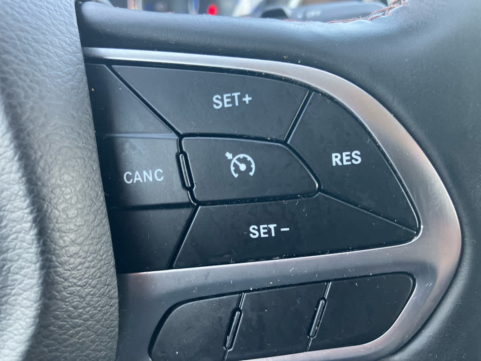 2017 Chrysler Pacifica photo 17 of 36