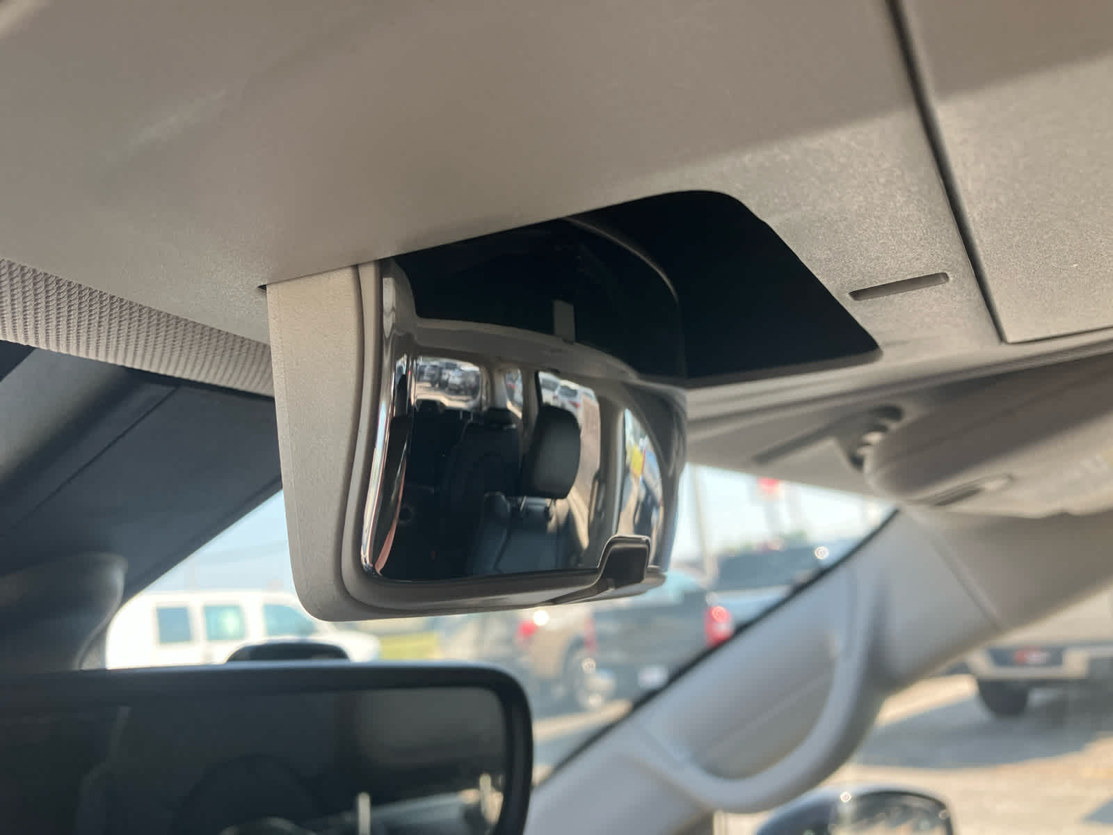 2017 Chrysler Pacifica photo 19 of 36