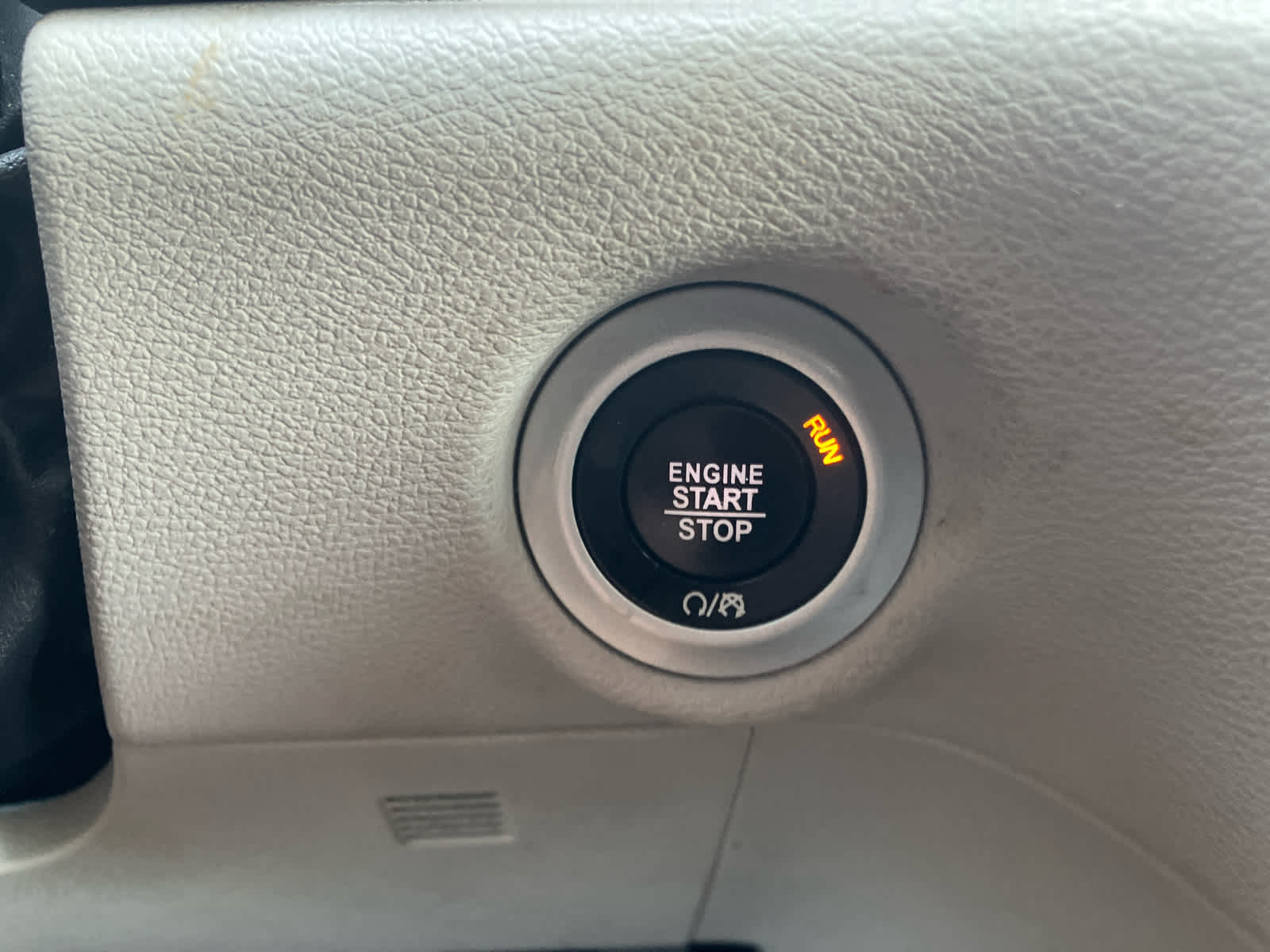 2017 Chrysler Pacifica photo 25 of 36