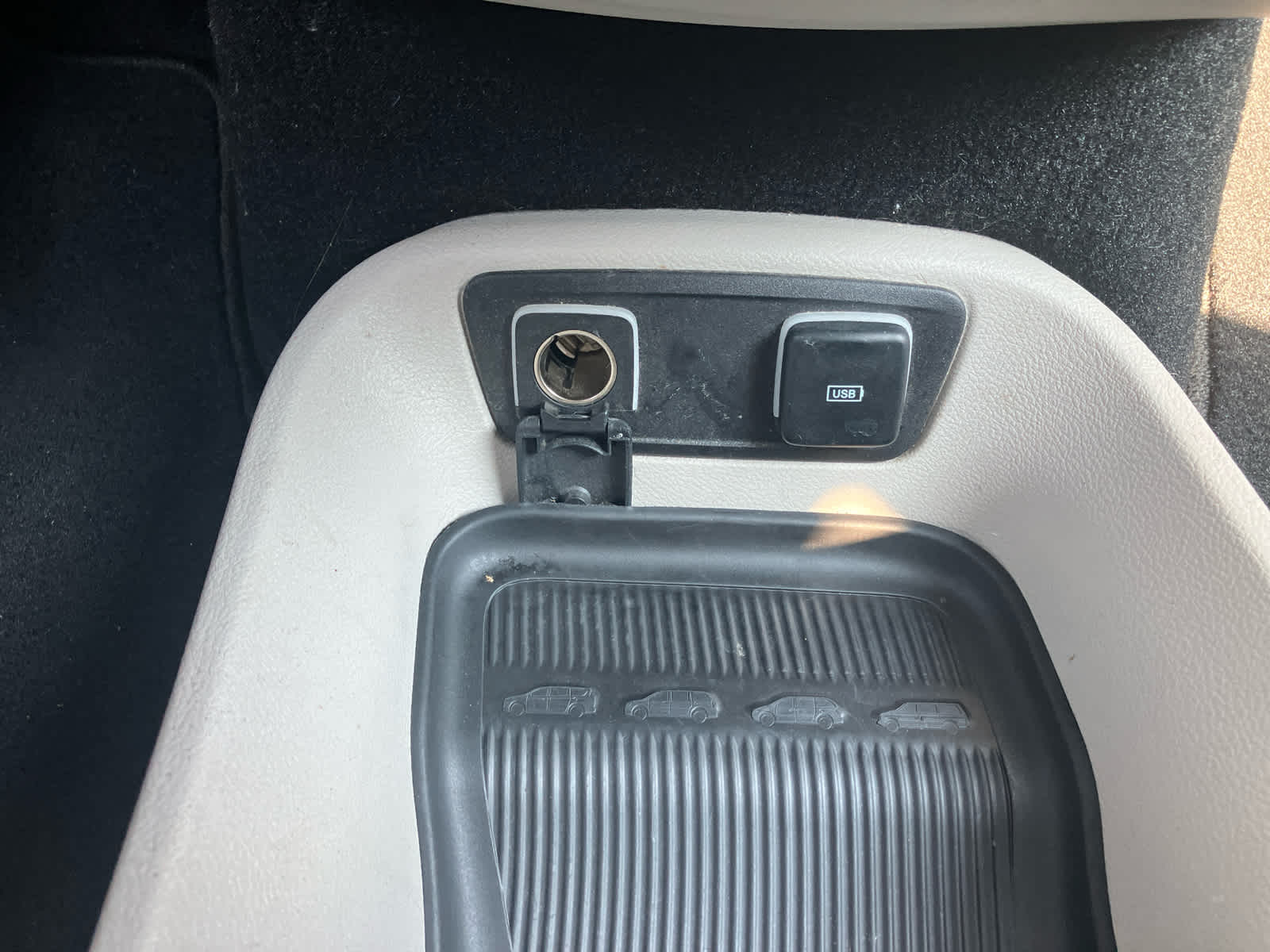 2017 Chrysler Pacifica photo 29 of 36