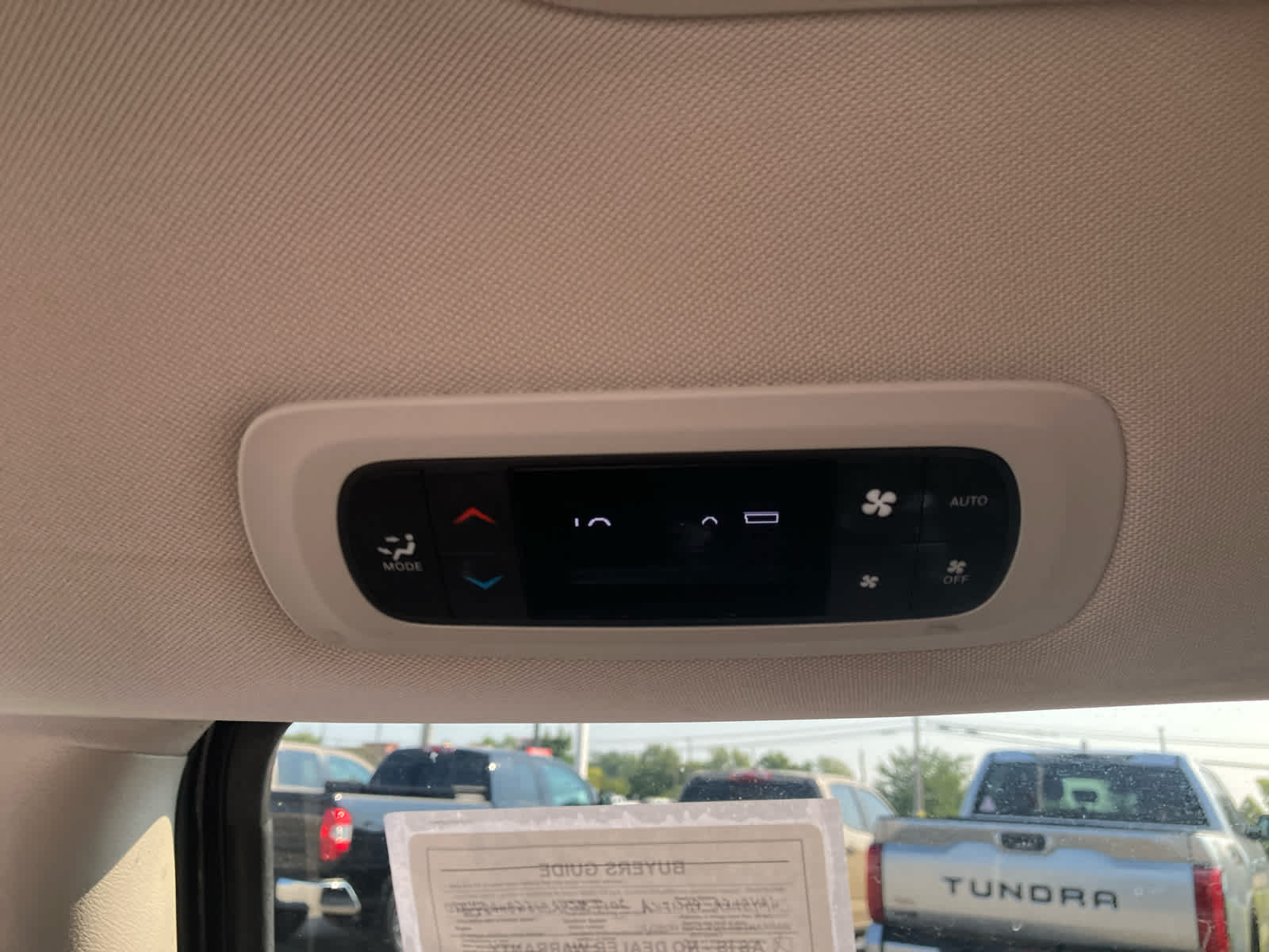 2017 Chrysler Pacifica photo 34 of 36