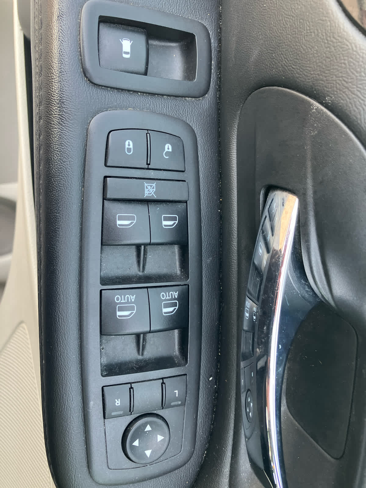 2019 Dodge Grand Caravan photo 12 of 28