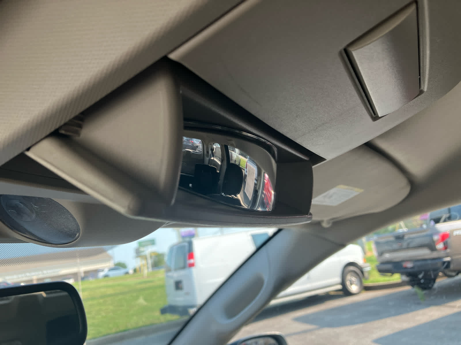 2019 Dodge Grand Caravan photo 18 of 28