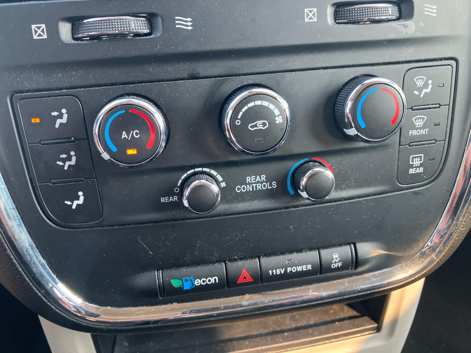 2019 Dodge Grand Caravan photo 23 of 28