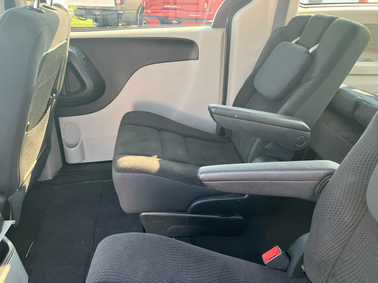 2019 Dodge Grand Caravan photo 27 of 28