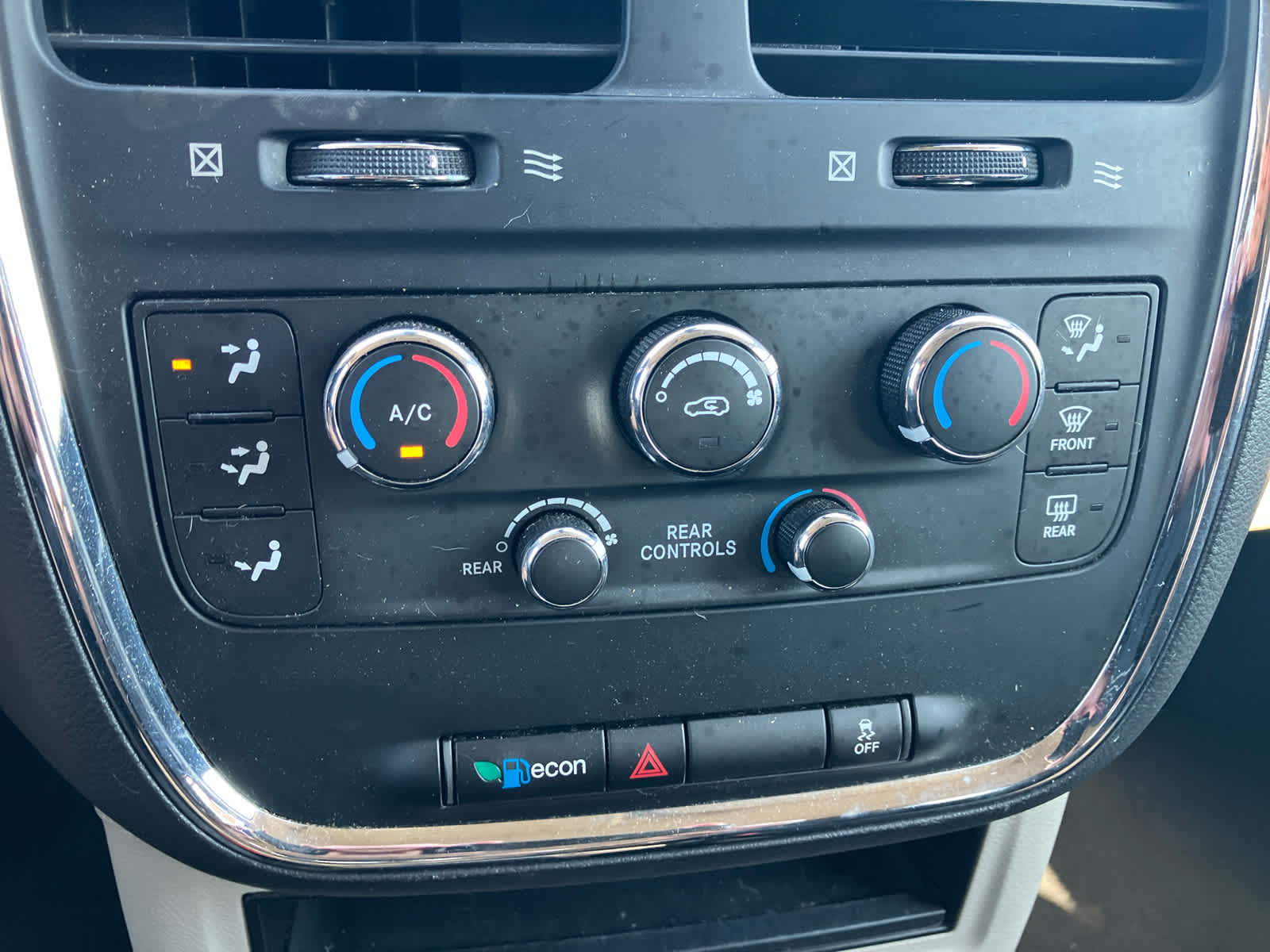 2019 Dodge Grand Caravan photo 25 of 27
