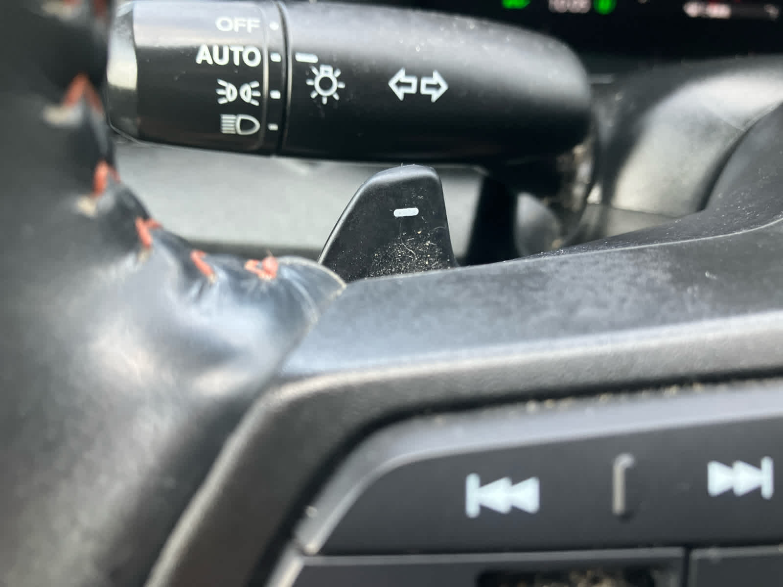 2023 Honda CR-V Hybrid photo 17 of 38