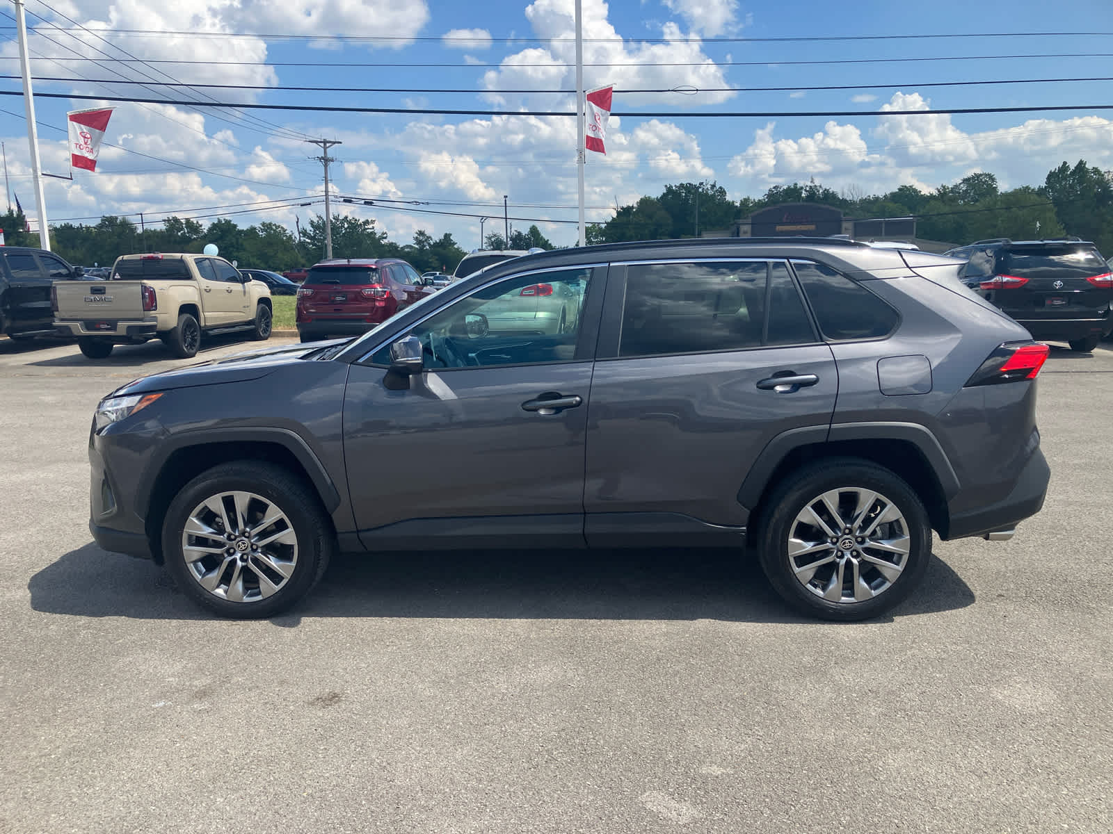 2024 Toyota RAV4 photo 6 of 39