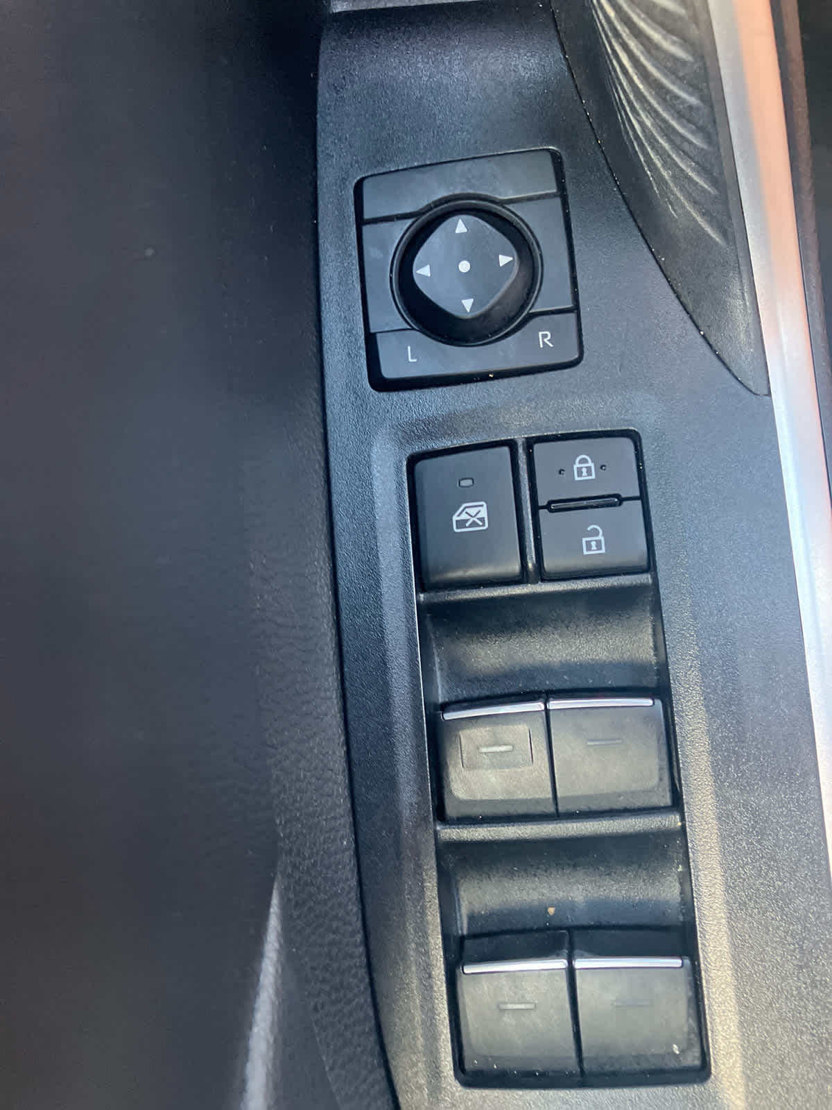 2024 Toyota RAV4 photo 15 of 39