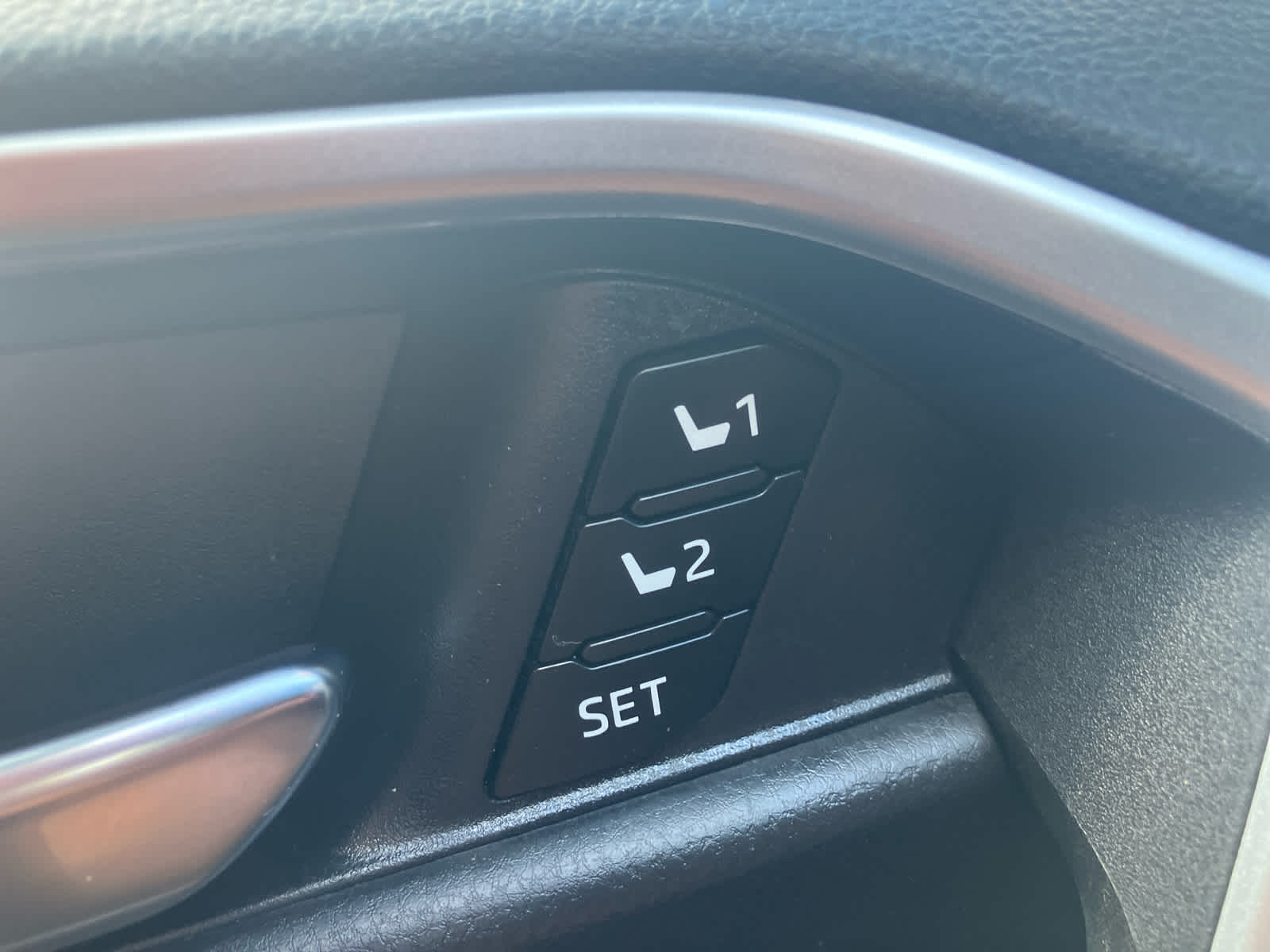 2024 Toyota RAV4 photo 14 of 39
