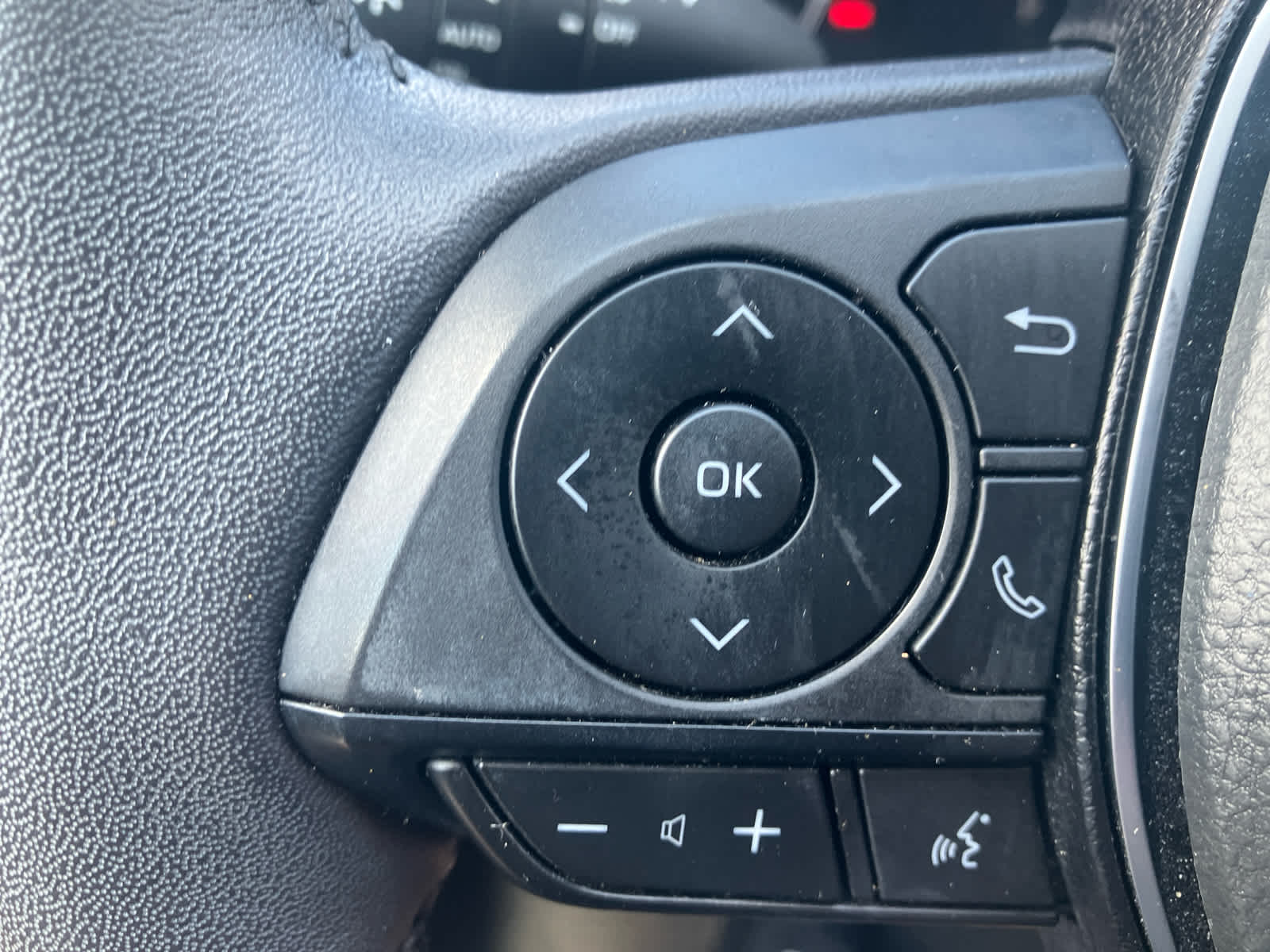 2024 Toyota RAV4 photo 19 of 39