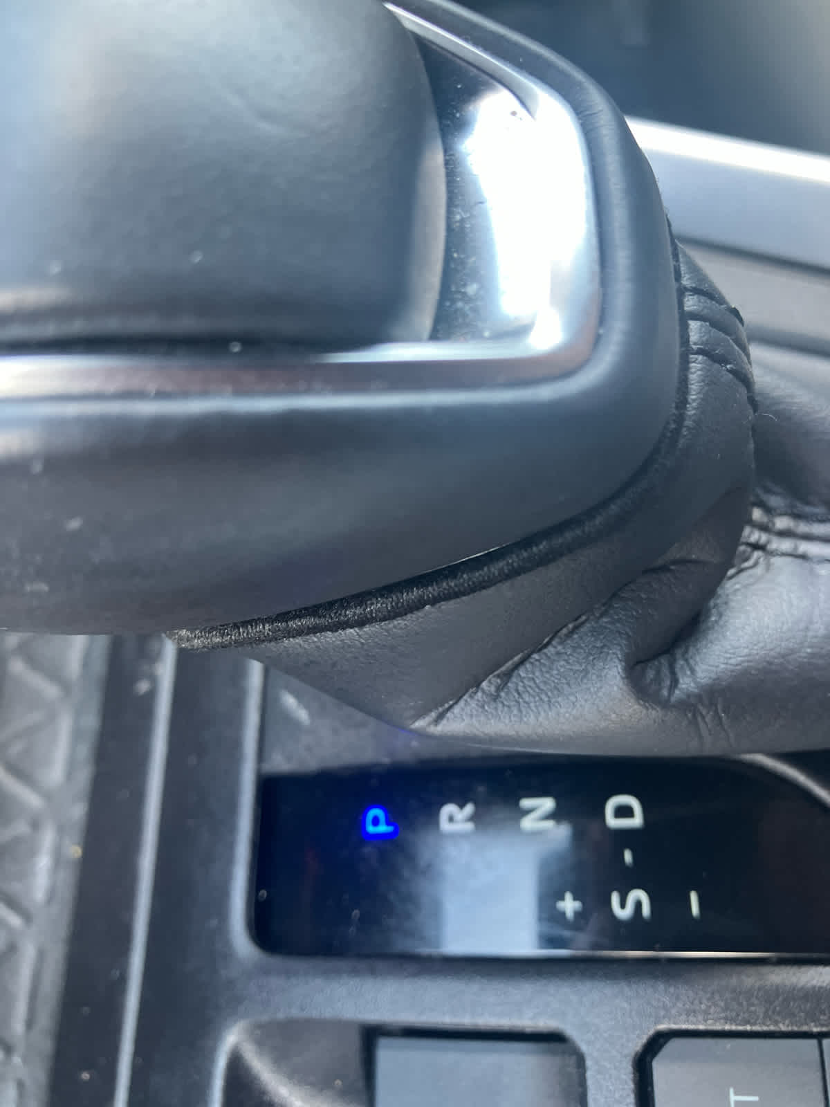 2024 Toyota RAV4 photo 34 of 39