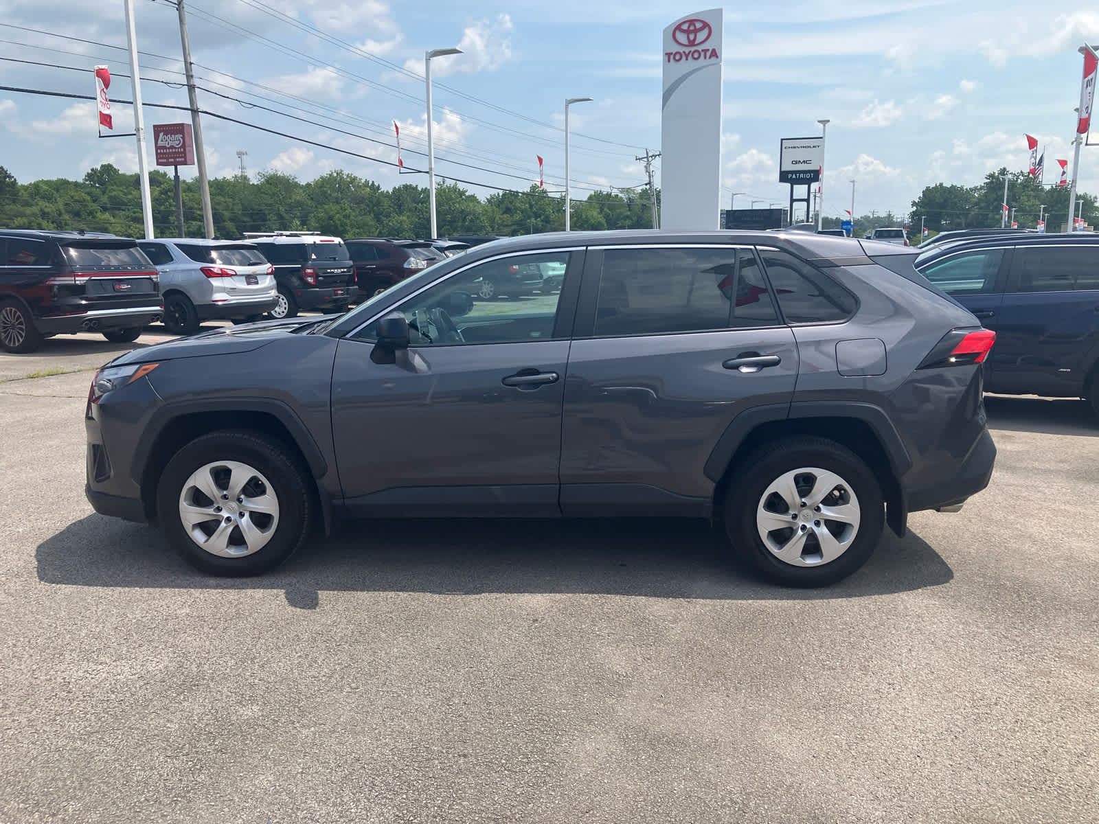 2023 Toyota RAV4 photo 6 of 36