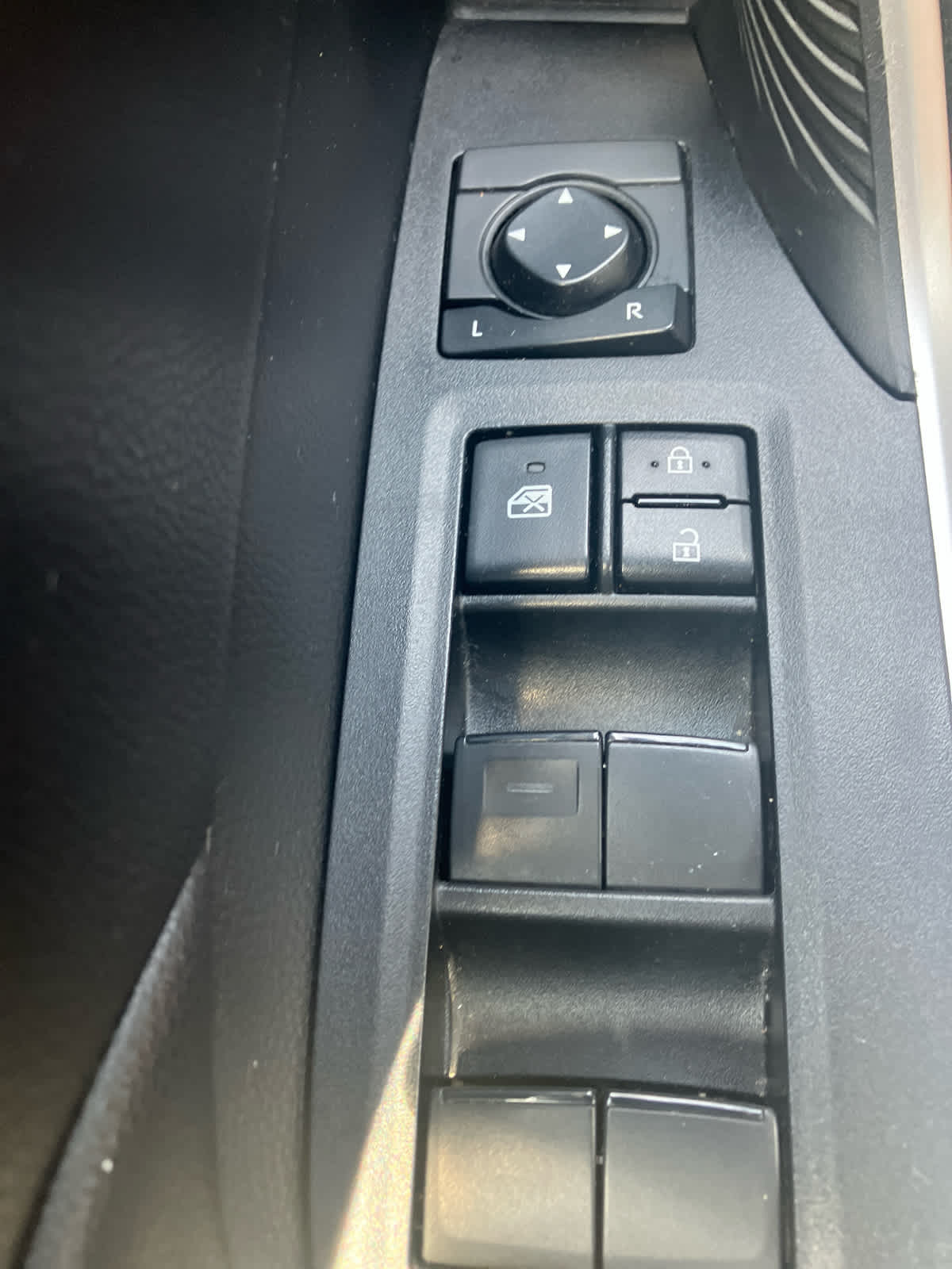 2023 Toyota RAV4 photo 14 of 36