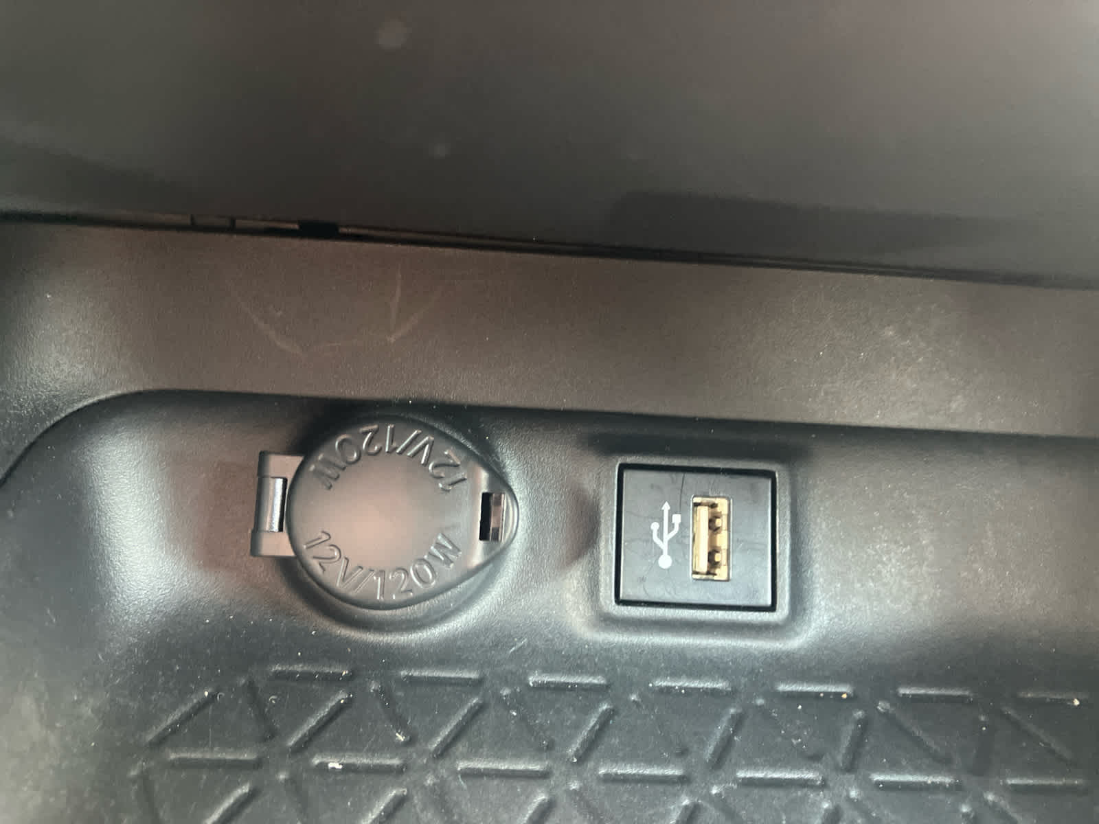 2023 Toyota RAV4 photo 28 of 36