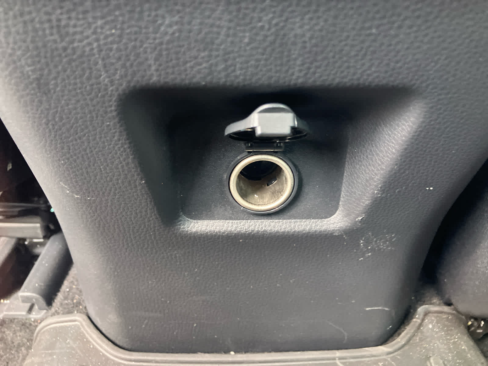 2023 Toyota RAV4 photo 34 of 36