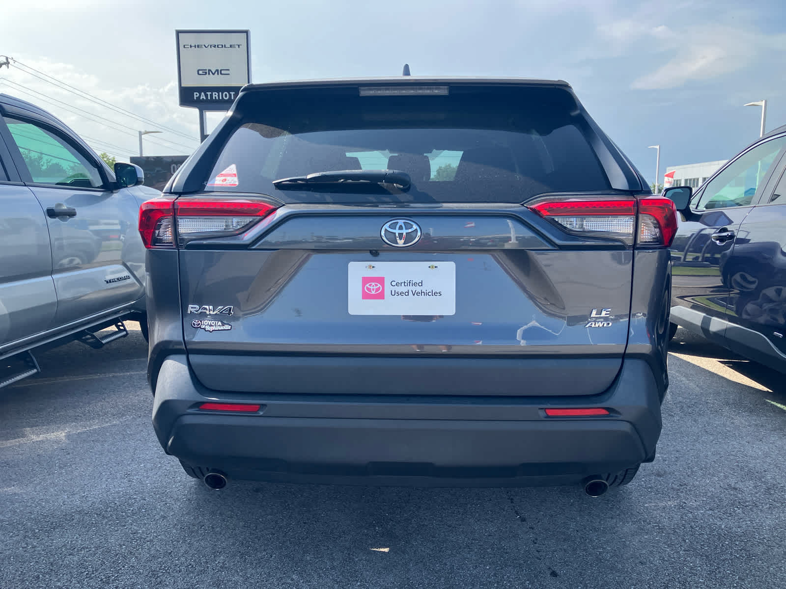 2023 Toyota RAV4 photo 8 of 36