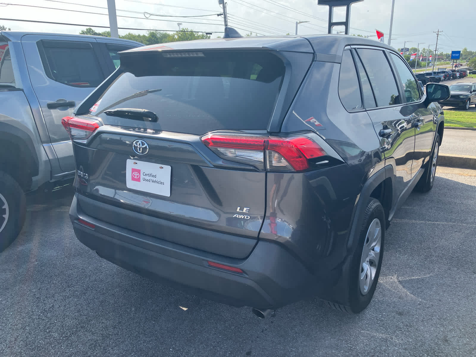2023 Toyota RAV4 photo 9 of 36