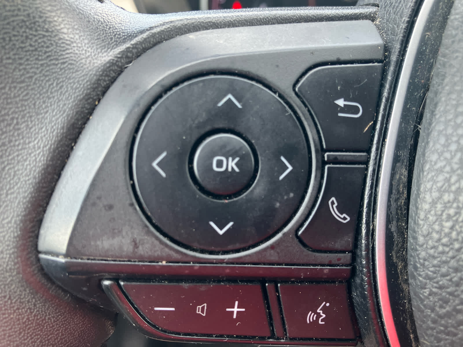 2023 Toyota RAV4 photo 16 of 33