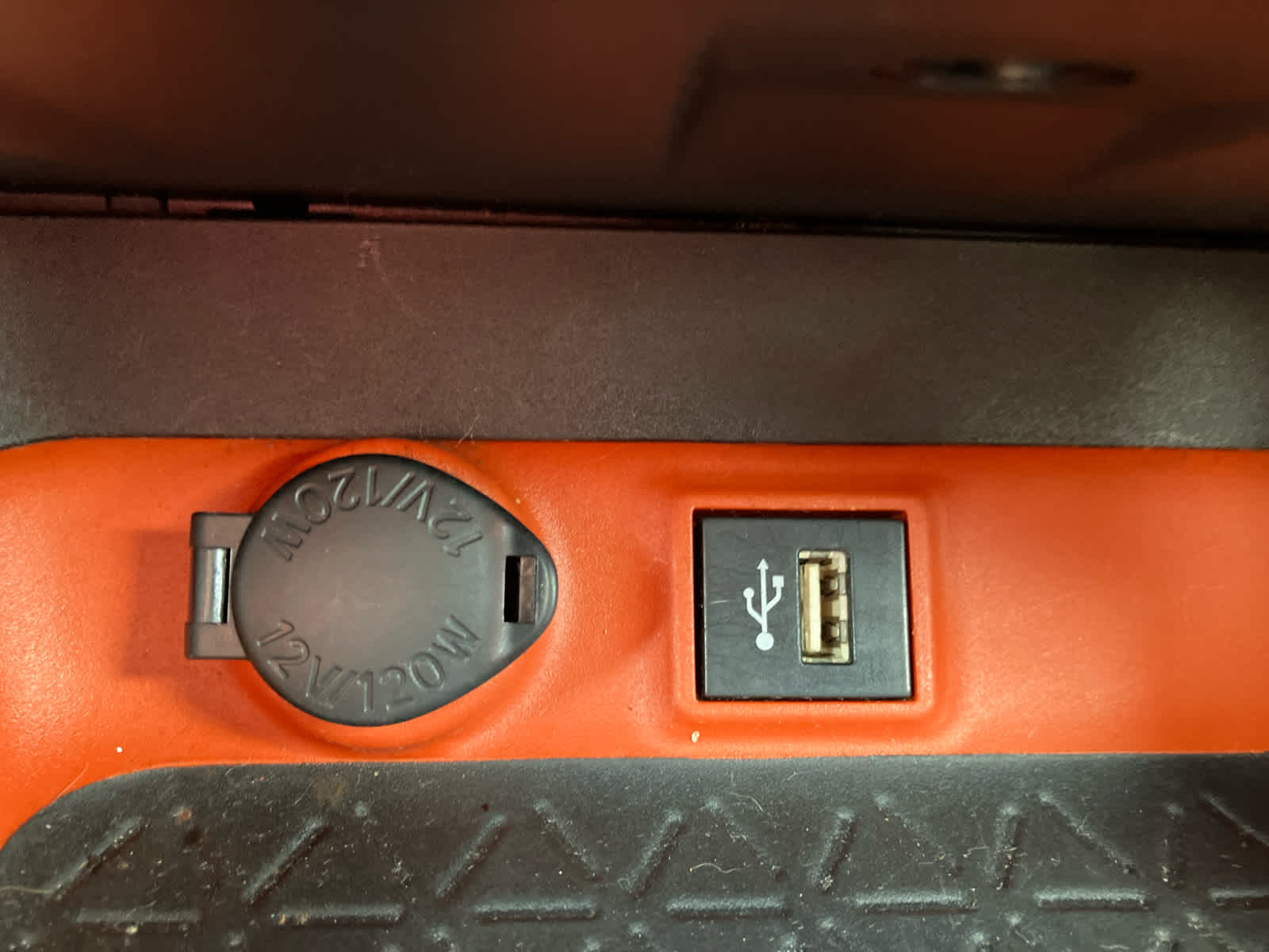 2023 Toyota RAV4 photo 25 of 33