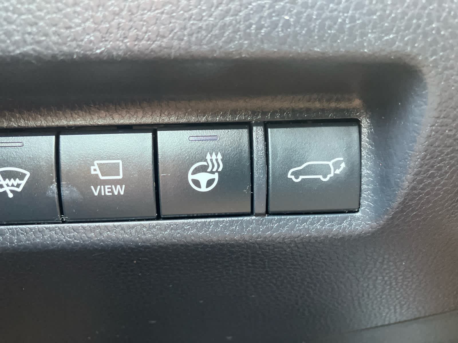 2020 Toyota RAV4 photo 16 of 41