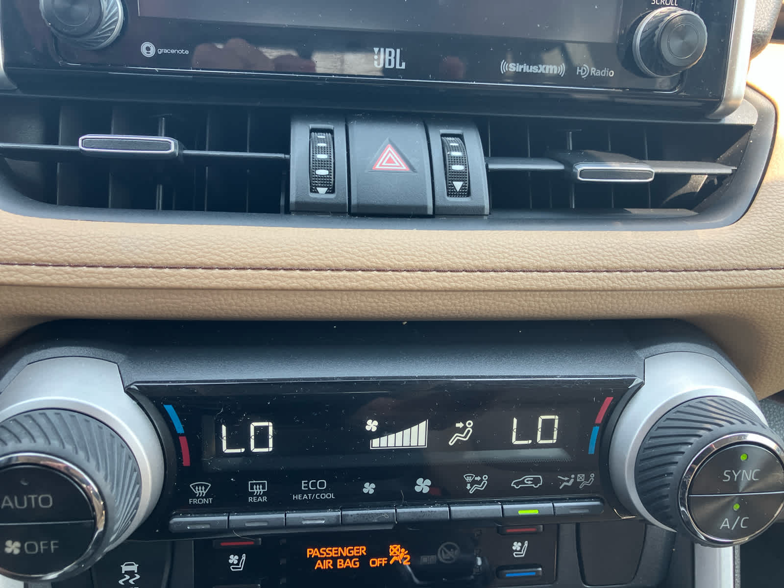 2020 Toyota RAV4 photo 28 of 41