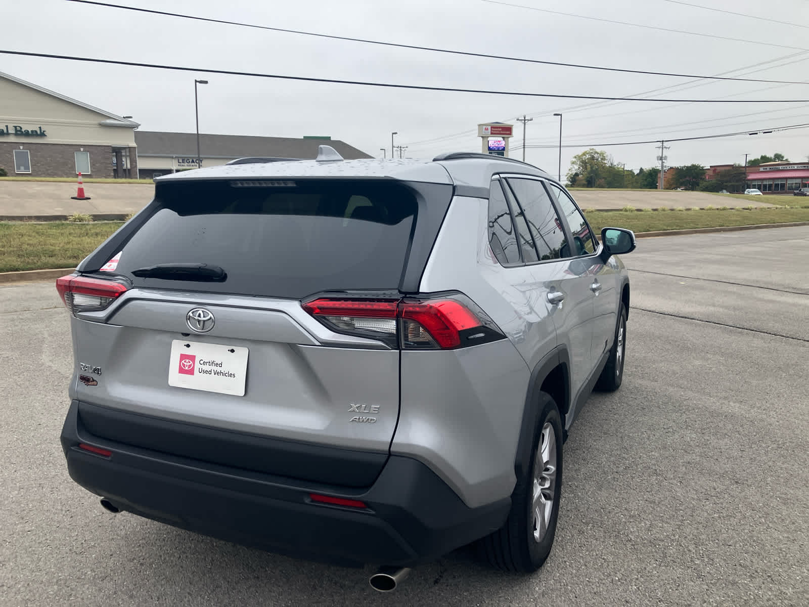 2025 Toyota RAV4 photo 9 of 36
