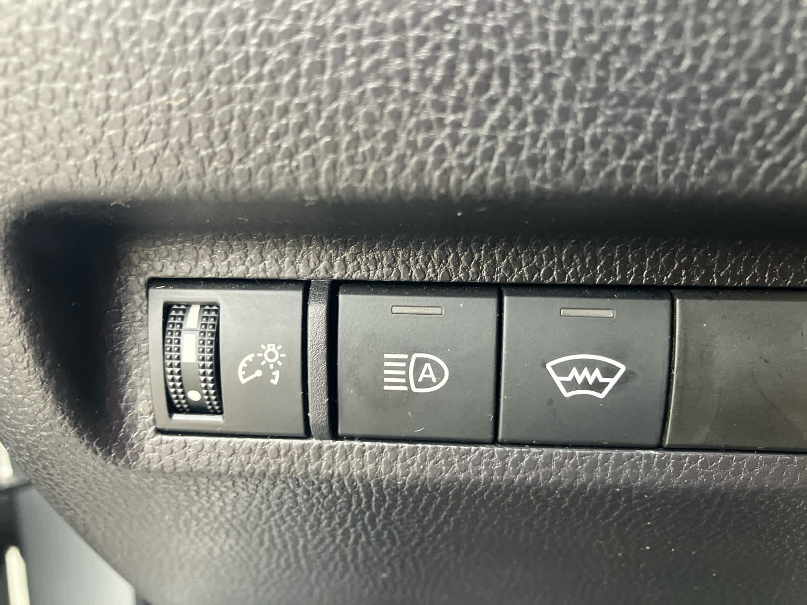 2025 Toyota RAV4 photo 15 of 36