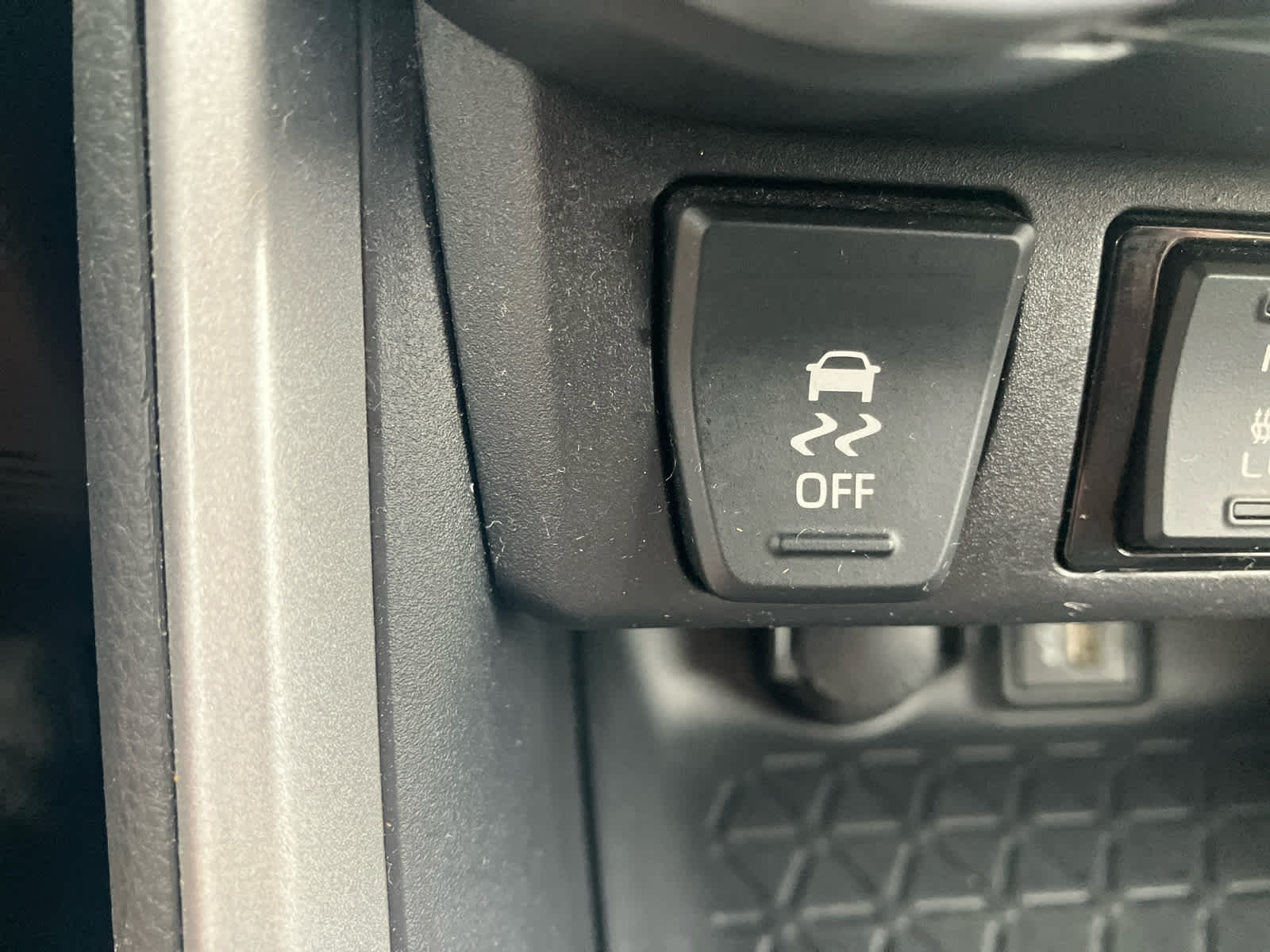 2025 Toyota RAV4 photo 27 of 36