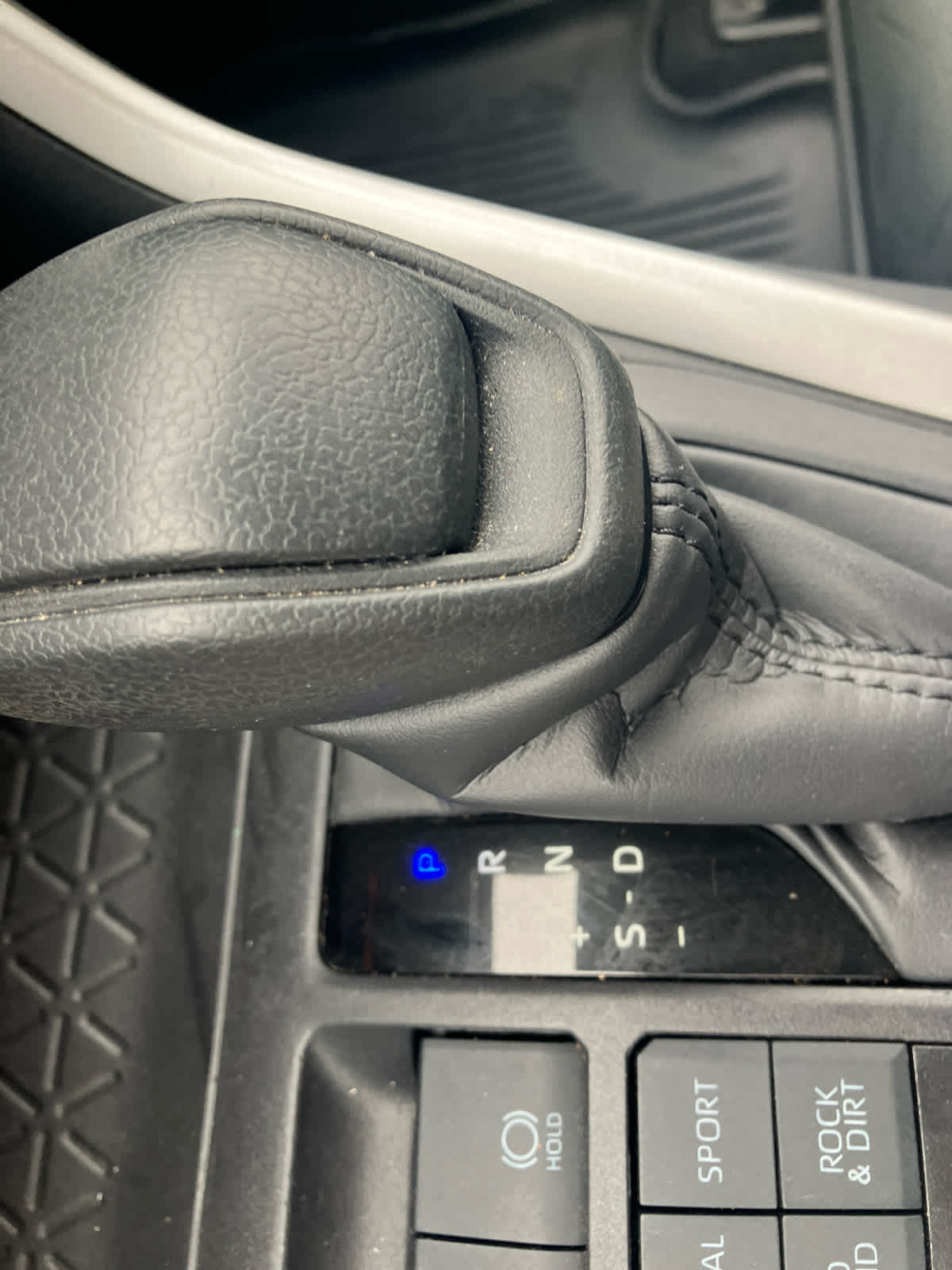 2025 Toyota RAV4 photo 31 of 36