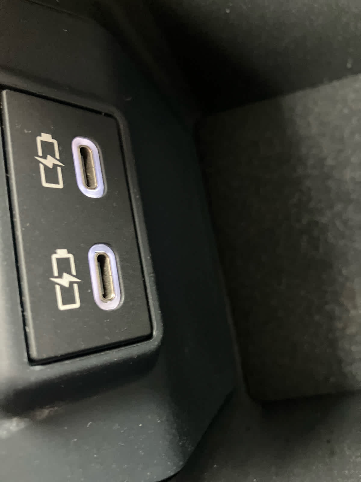 2025 Toyota RAV4 photo 32 of 36