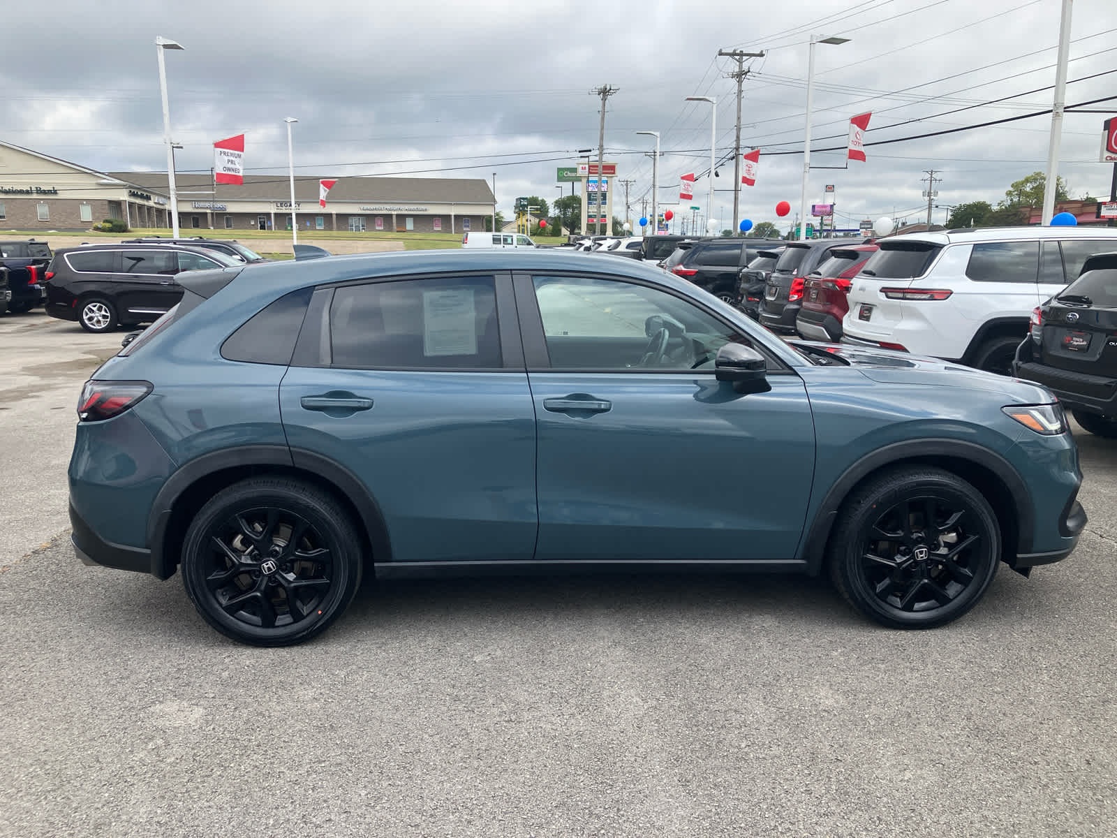 2024 Honda HR-V photo 8 of 31