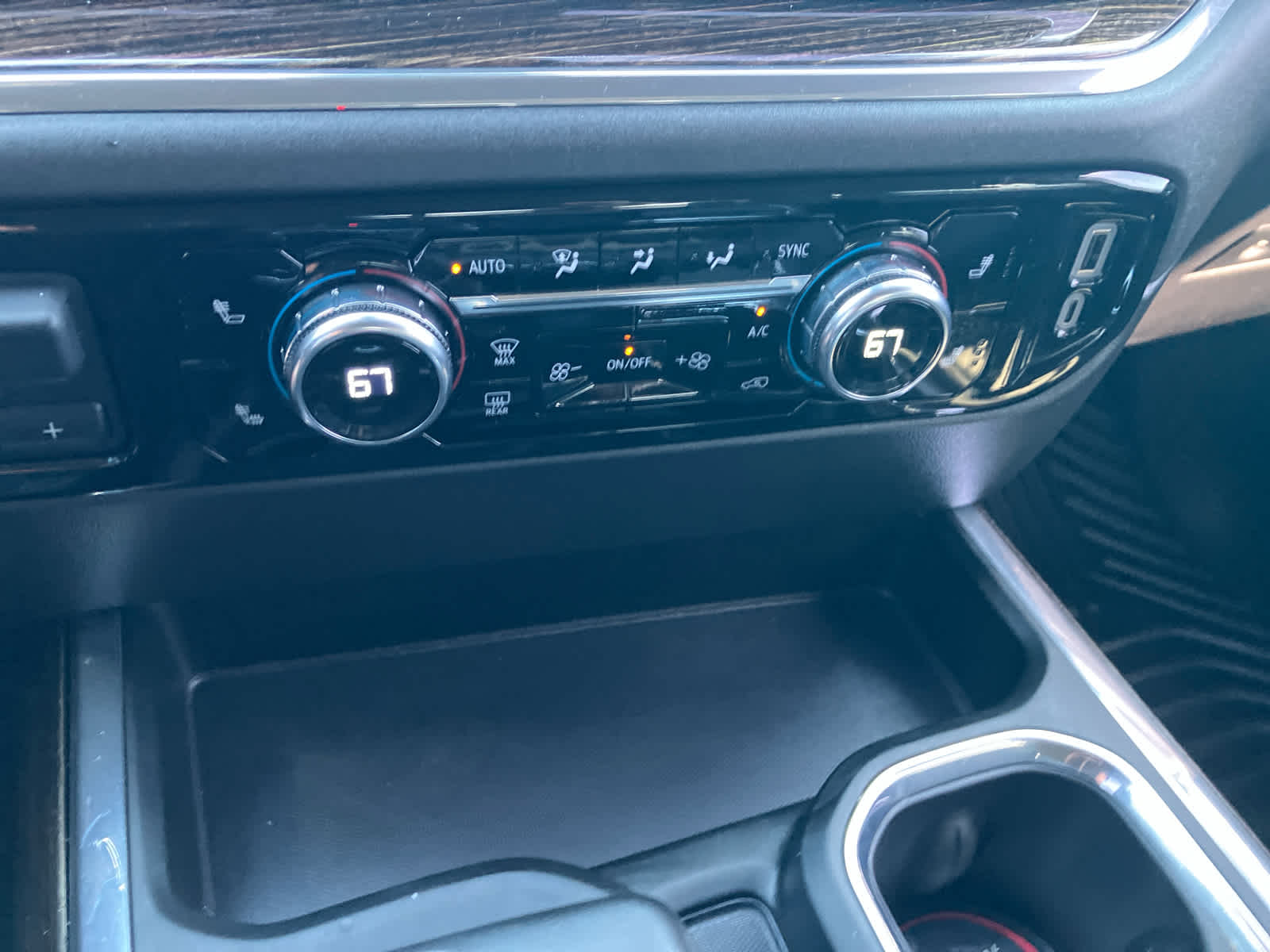 2024 GMC Sierra 1500 photo 32 of 43