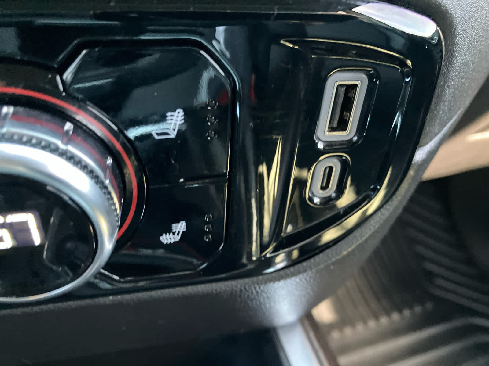 2024 GMC Sierra 1500 photo 34 of 43